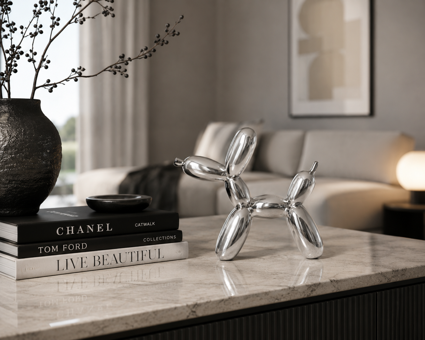 LUMINO DOG™ Silberne Hunde Skulptur – Moderne Deko Figur in Silberoptik, Elegantes Wohnaccessoire für Wohnzimmer, Sideboard, Regal & Büro, Minimalistische Design Dekoration