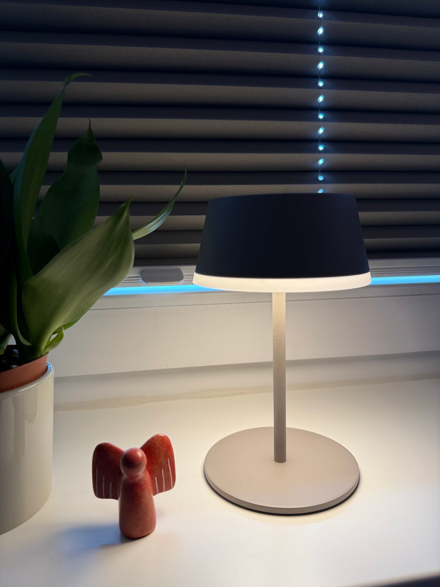 Noor Sand – Minimalistische Akku-Tischlampe in Sandfarbe | Modernes Design & warmes Licht