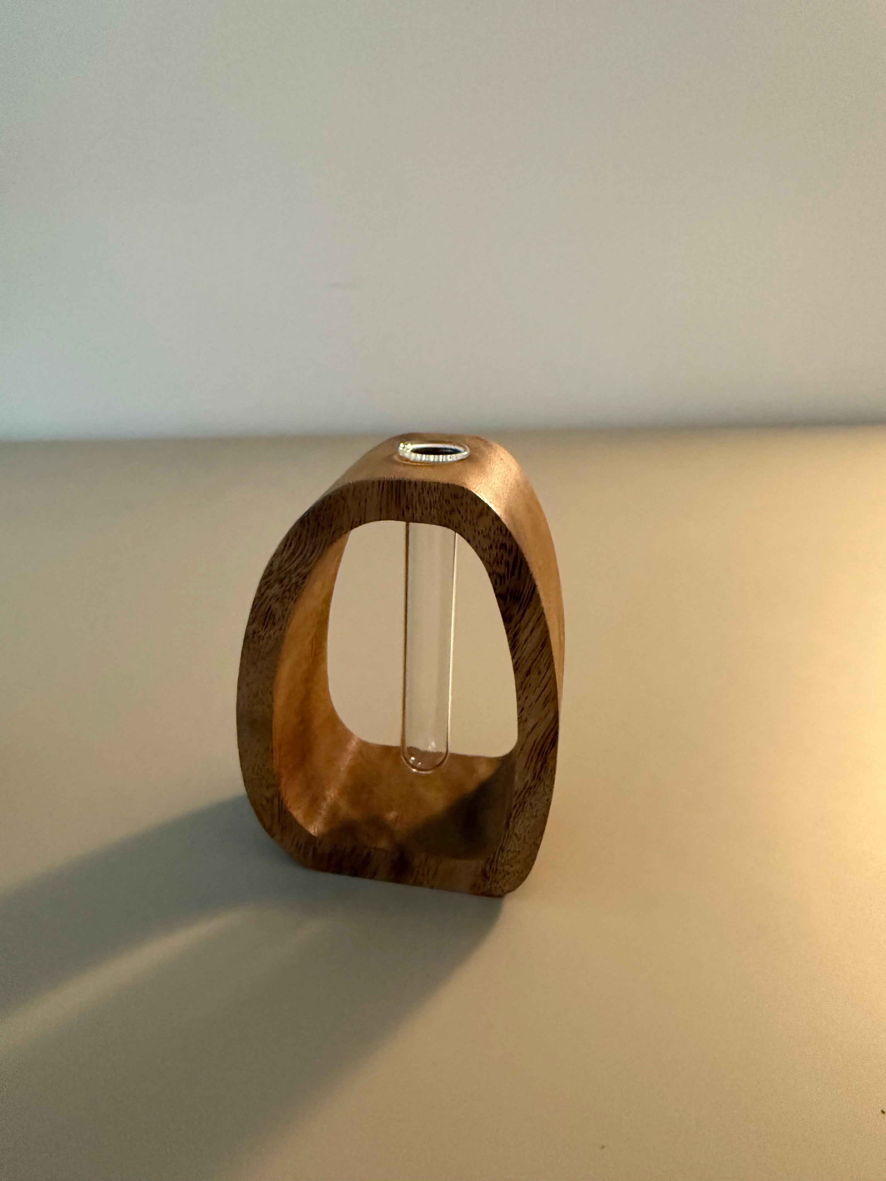 Limitierte Timber Glow Holz-Dekovase - natürlich im Sommer