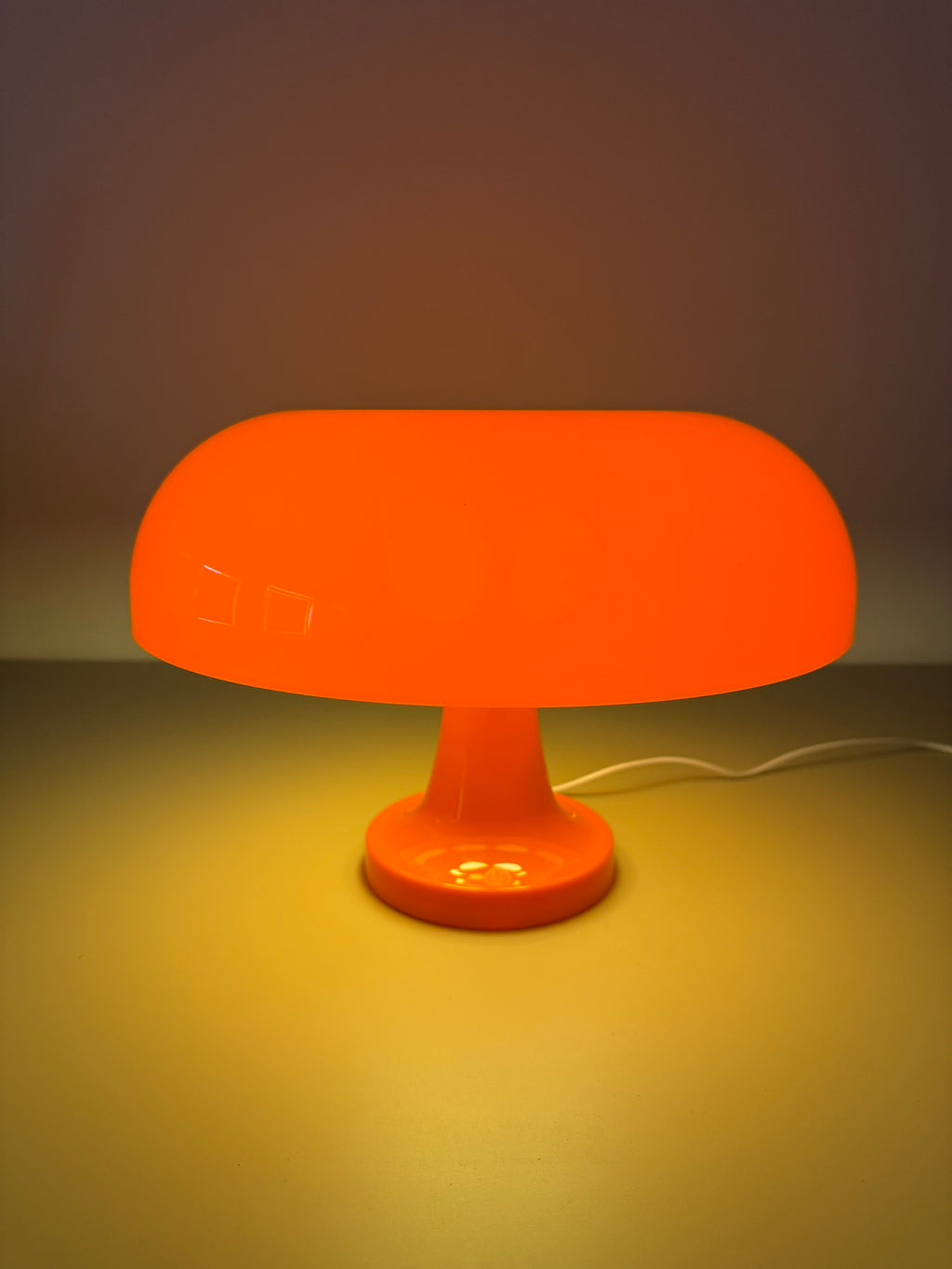 Limitierte Amber Flux Classic Lampe – stylisch & warm