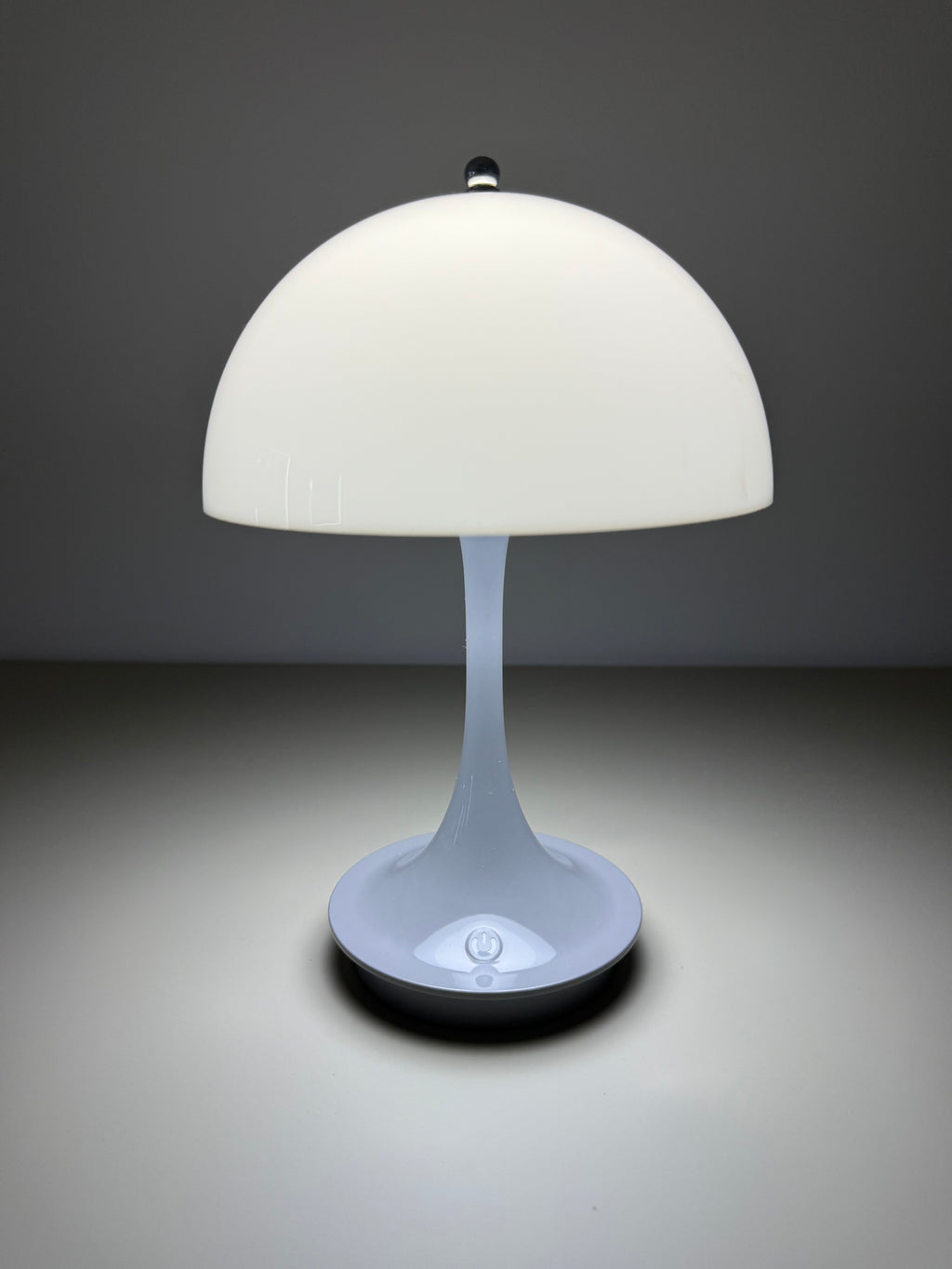 Limitierte Slate Calm Pilzlampe – grau & stilvoll im Sommerabend