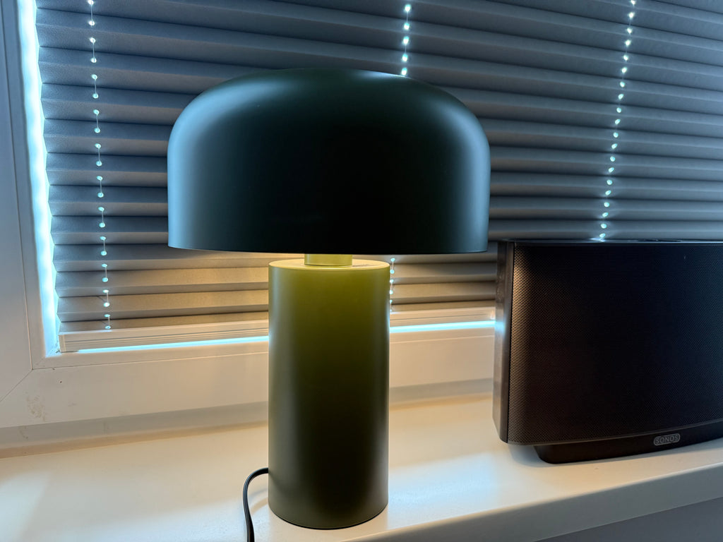 Moss Glow – Design-Tischlampe im Retro-Stil (grün/schwarz)