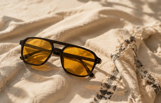 ASCEND 21 Gelbe Deko Sonnenbrille – Vintage Style Brille mit gelben Gläsern – Retro Fashion Sonnenbrille für Festival, Auto, Outfit & Streetwear
