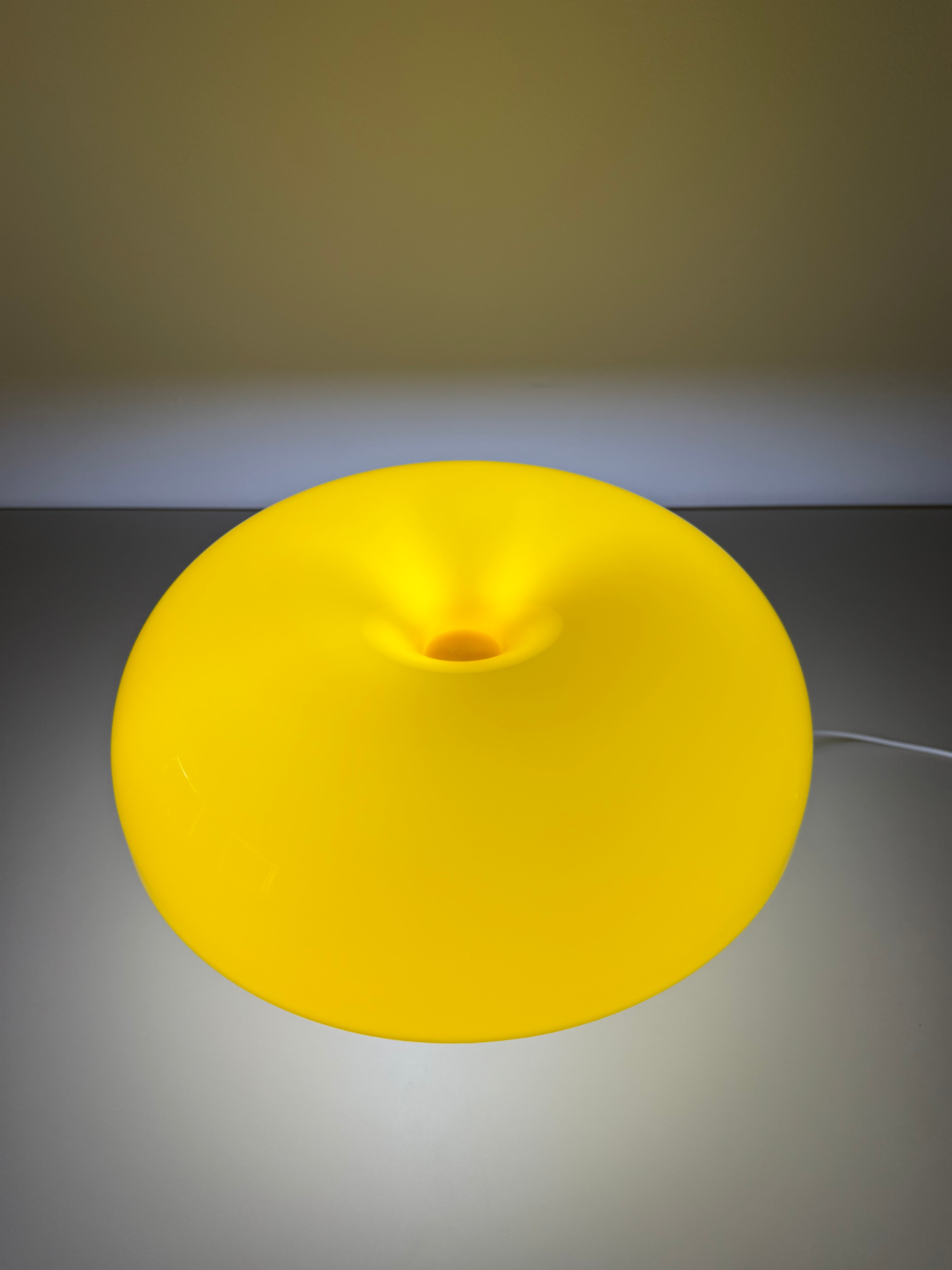 Sunny Shroom – Die gelbe Pilzlampe mit Retro-Vibe
