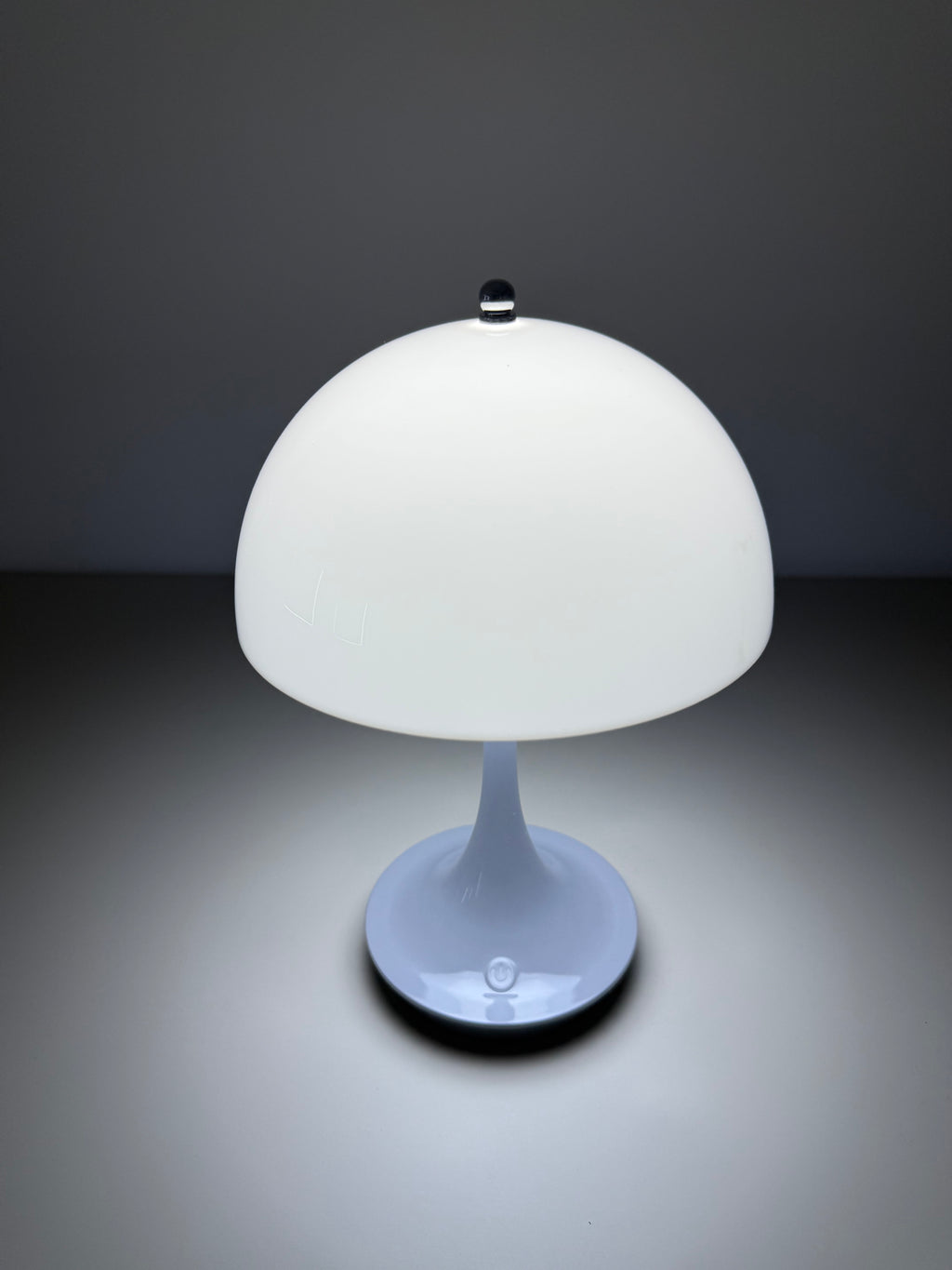 Limitierte Slate Calm Pilzlampe – grau & stilvoll im Sommerabend