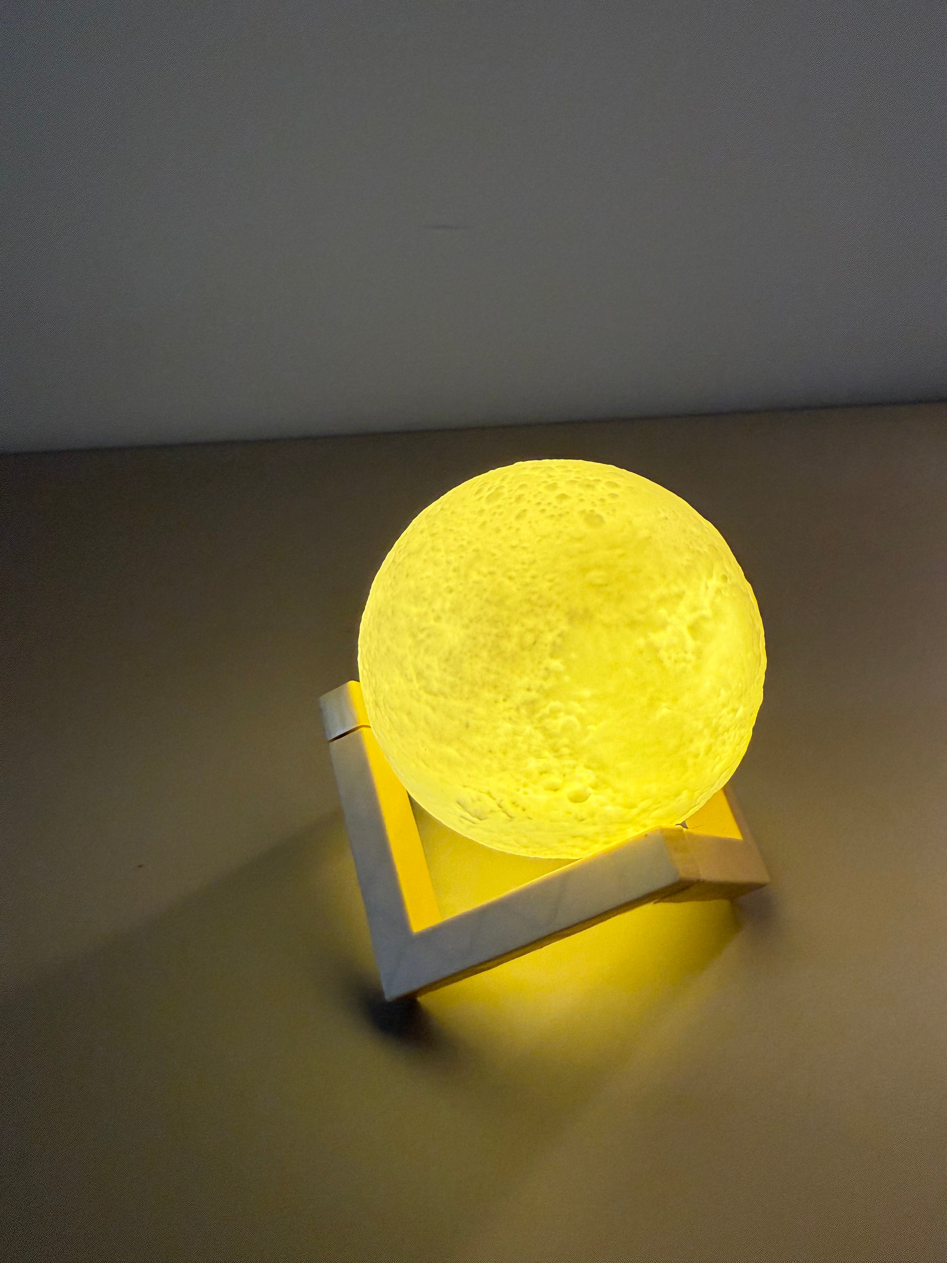 LunaGlow™ Mond - Ideal für Nachttisch, Wohn- oder Kinderzimmer