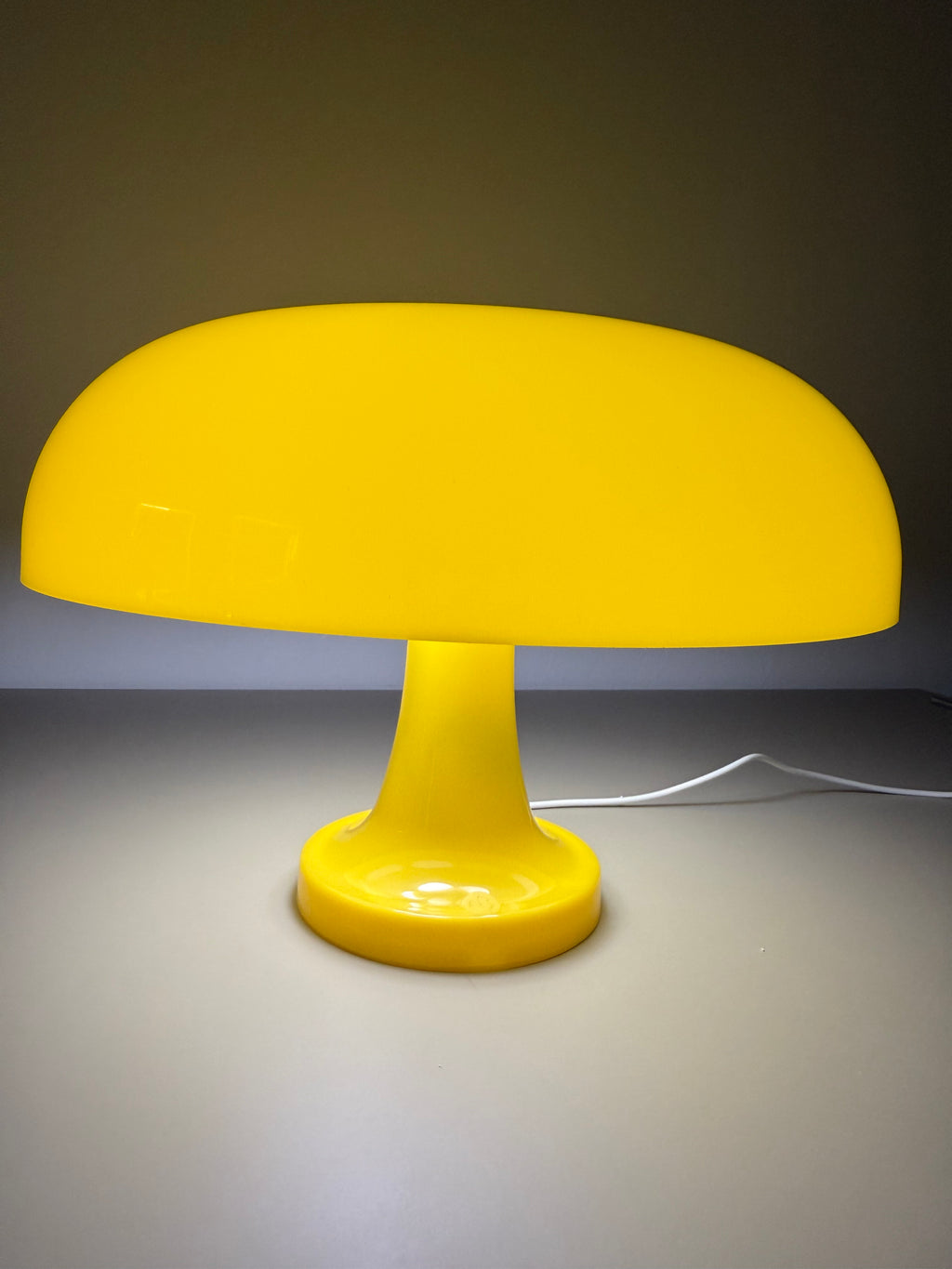 Sunny Shroom – Die gelbe Pilzlampe mit Retro-Vibe