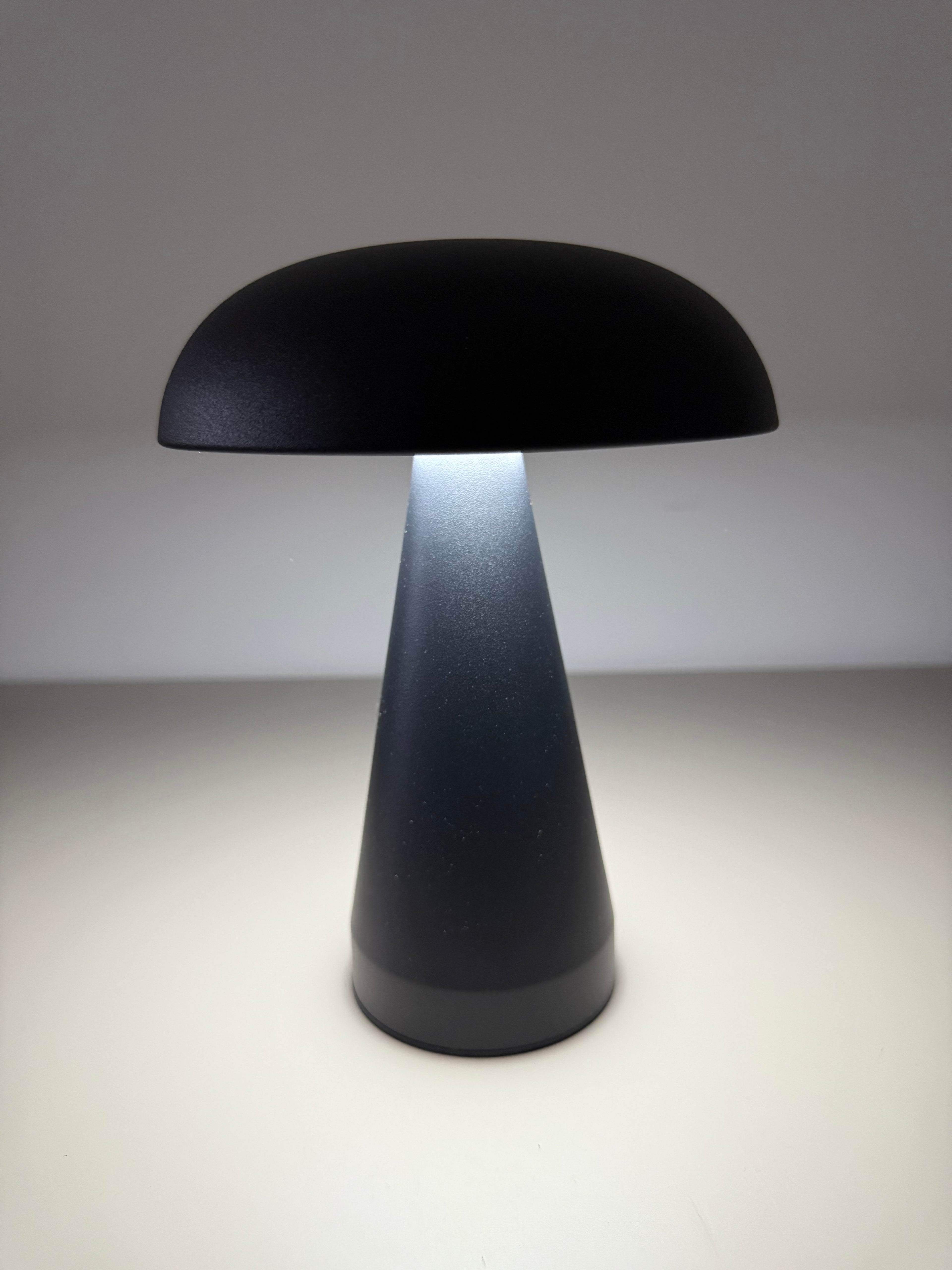 LUMO Black - LED Akkulampe