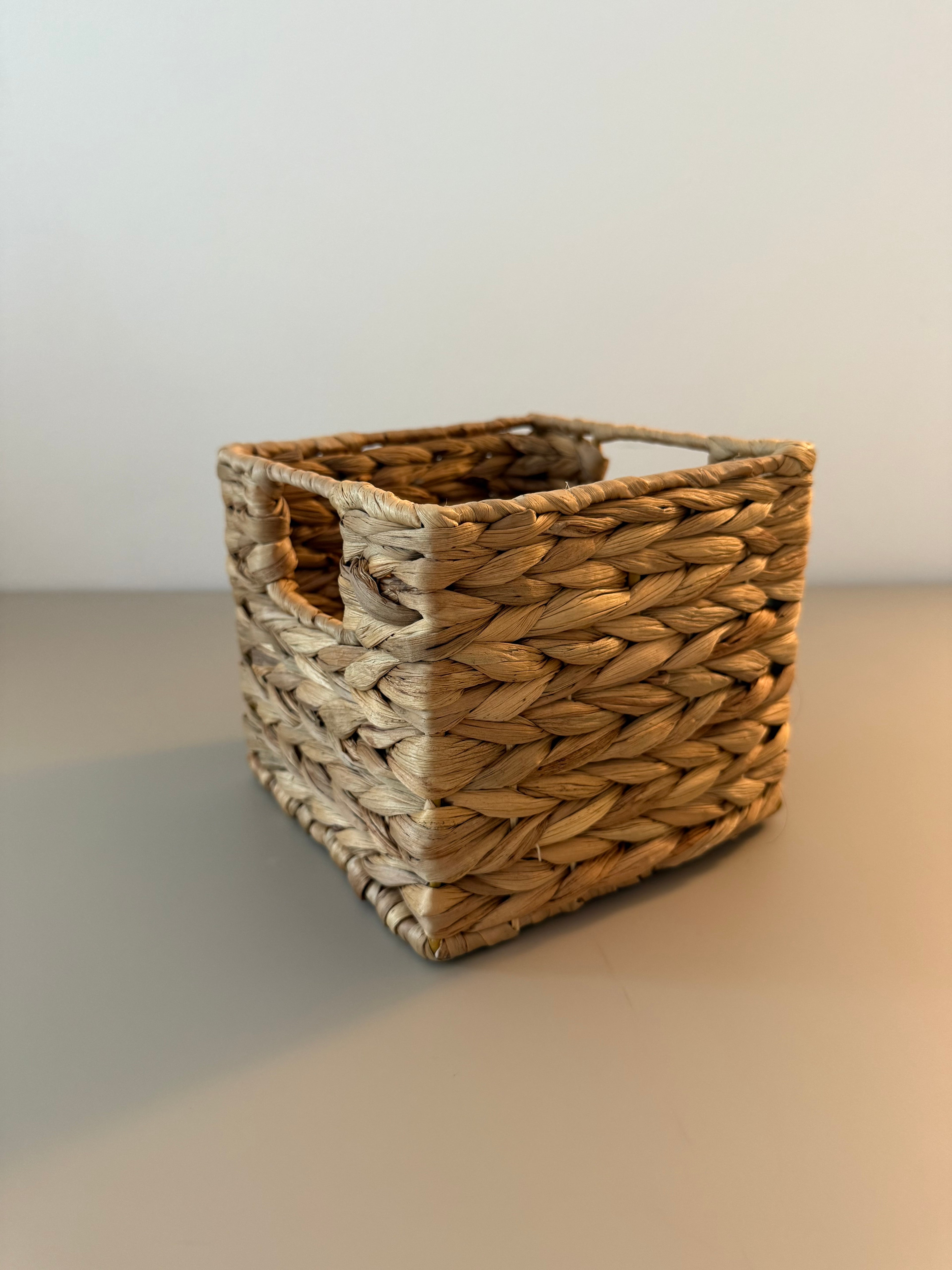 Woodly – Der elegante Tisch-Organizer in edler Holzoptik