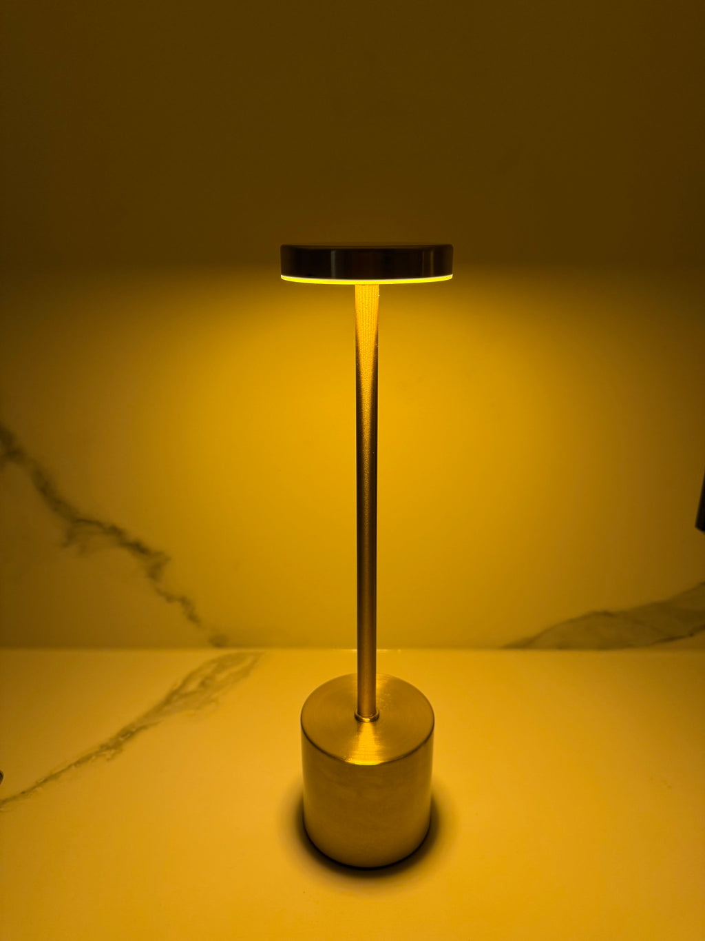Aurora Gold Touch - Edle LED-Tischlampe in Gold
