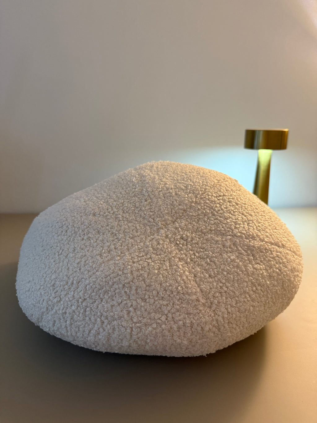 Limitiertes Urban Calm Zierkissen – modern & gemütlich im Sommer