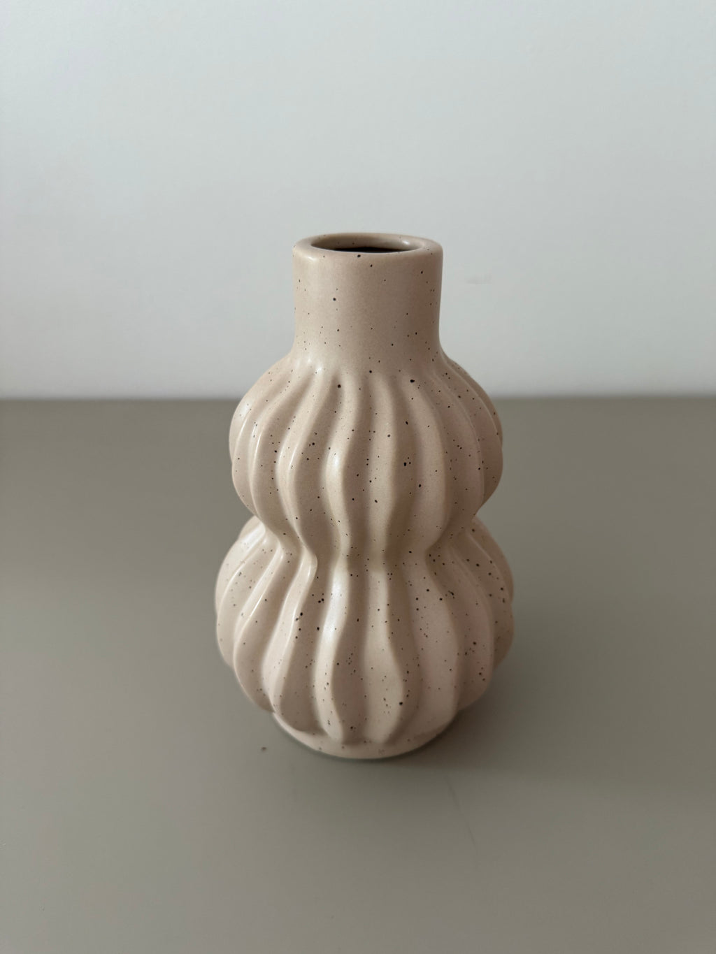 Vaselinea – Die skulpturale Deko-Vase für modernes Wohnen