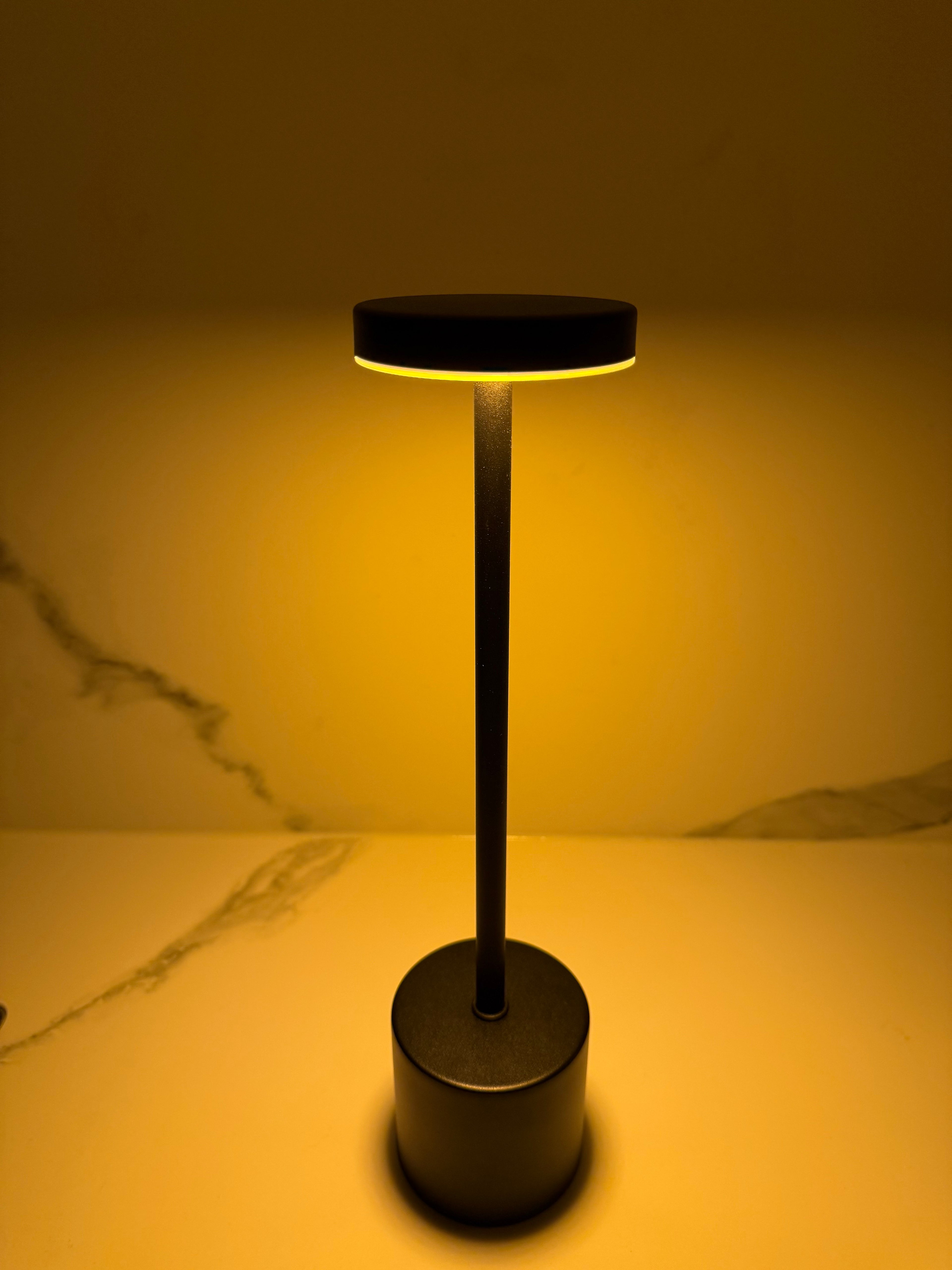 Aurora Black Touch - Stylische LED-Tischlampe in Schwarz