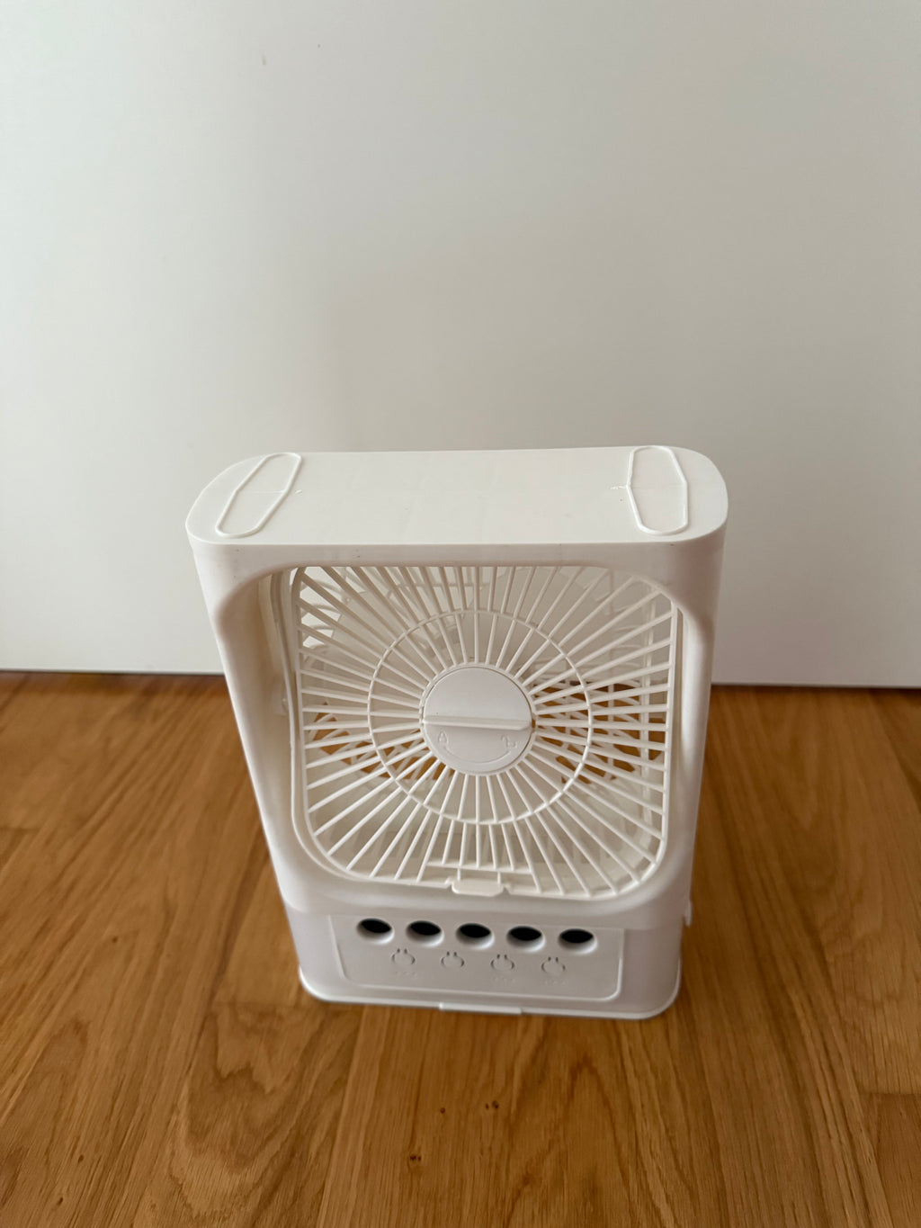 Mobiler Luftkühler - neu & kompakt, mit Wassertank & Ventilator