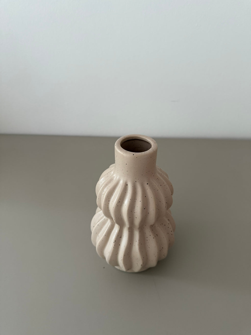 Vaselinea – Die skulpturale Deko-Vase für modernes Wohnen