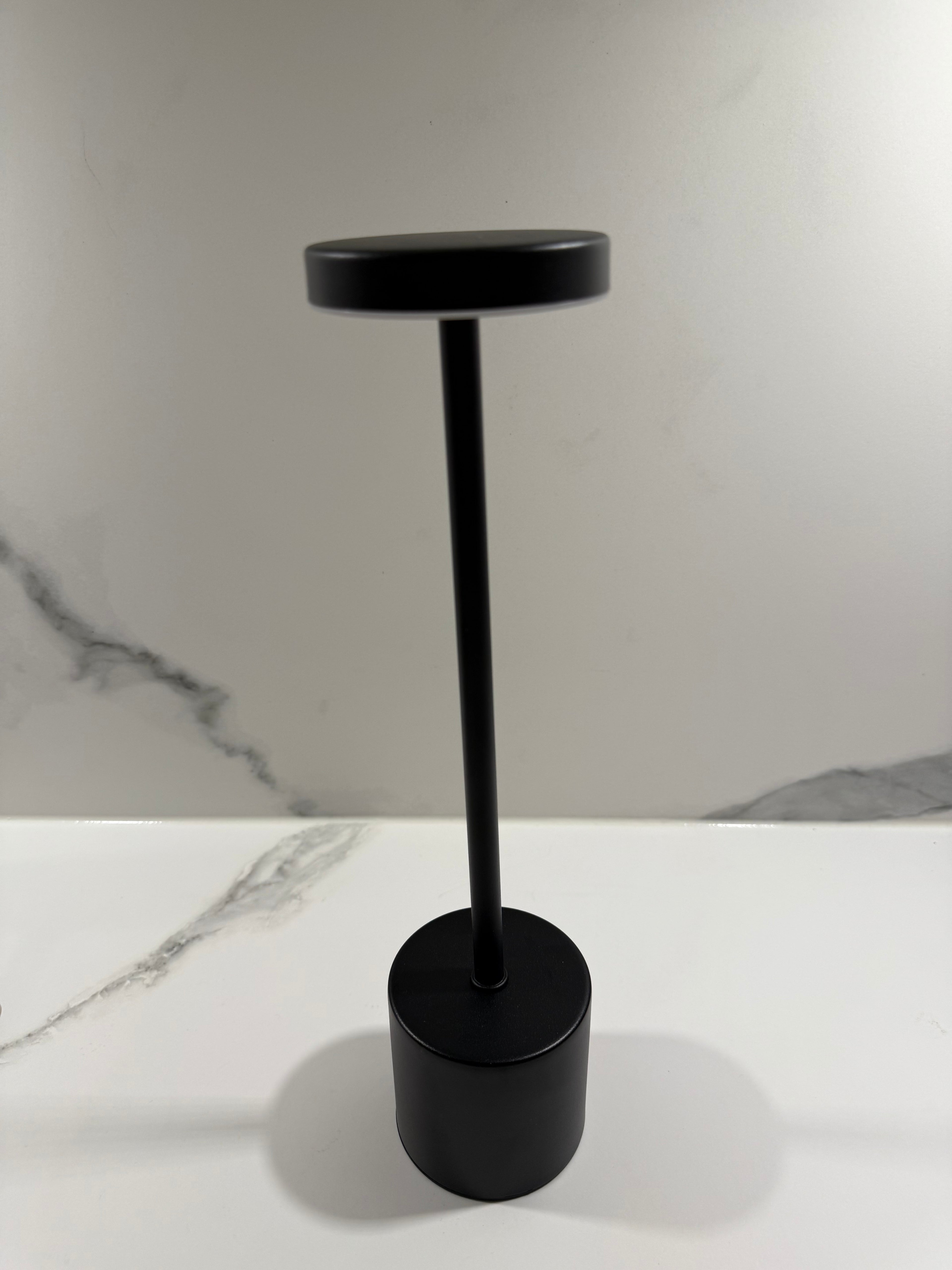 Aurora Black Touch - Stylische LED-Tischlampe in Schwarz