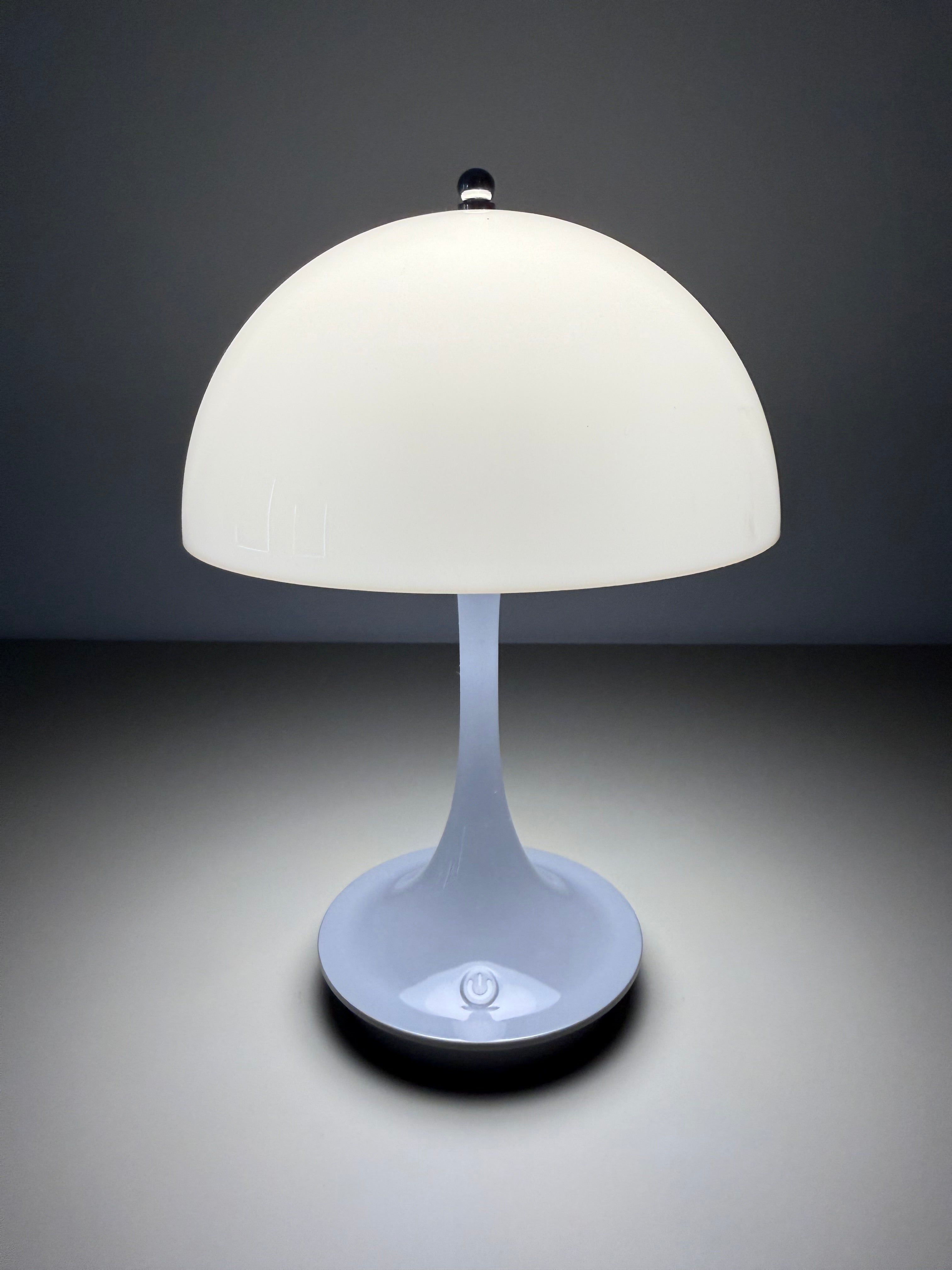 Limitierte Slate Calm Pilzlampe – grau & stilvoll im Sommerabend