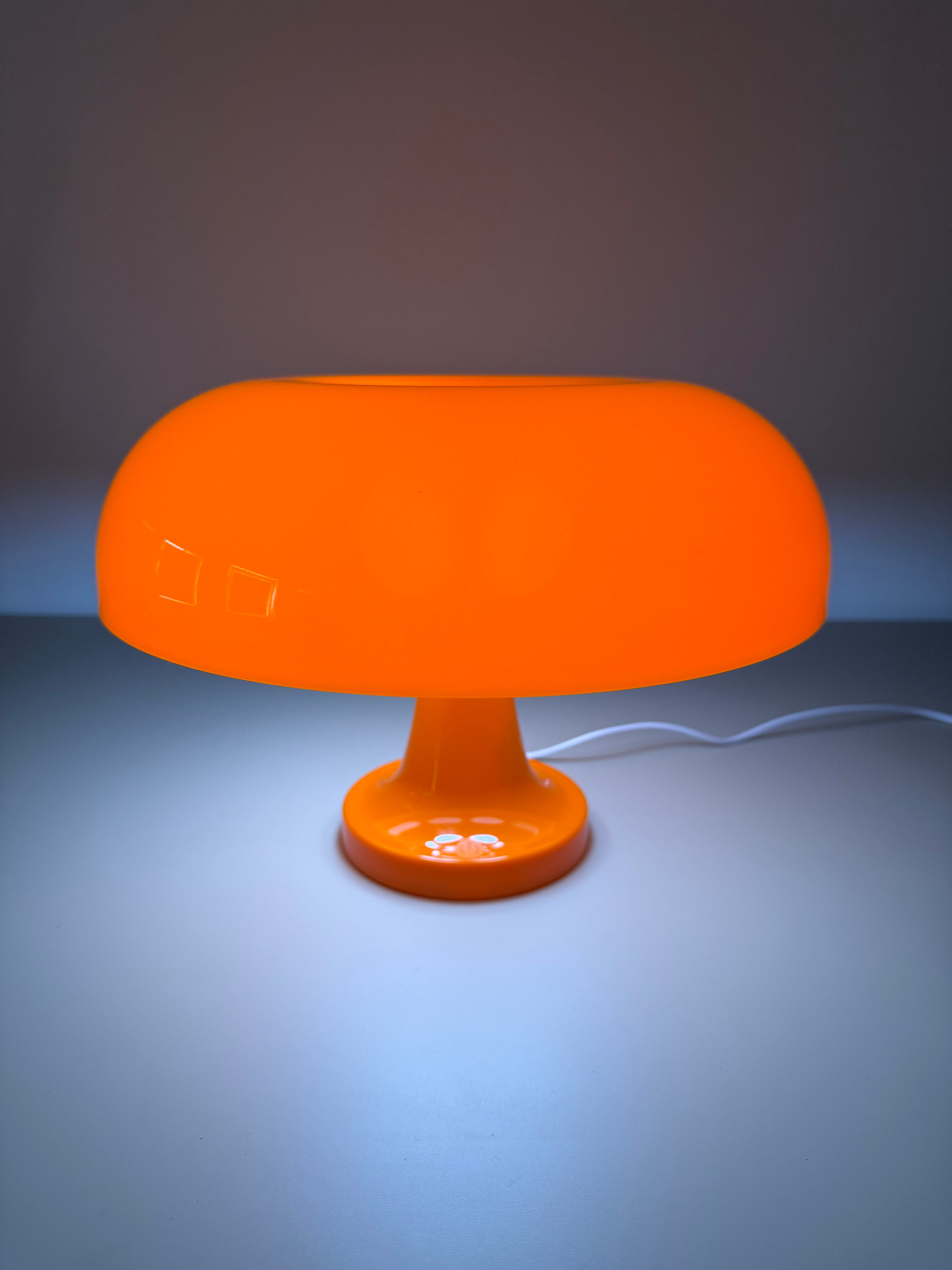 Limitierte Amber Flux Classic Lampe – stylisch & warm