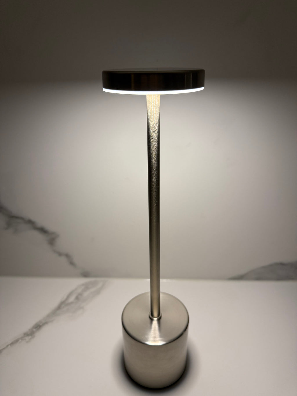 Aurora Silver Touch - Moderne LED Tischlampe in Silber