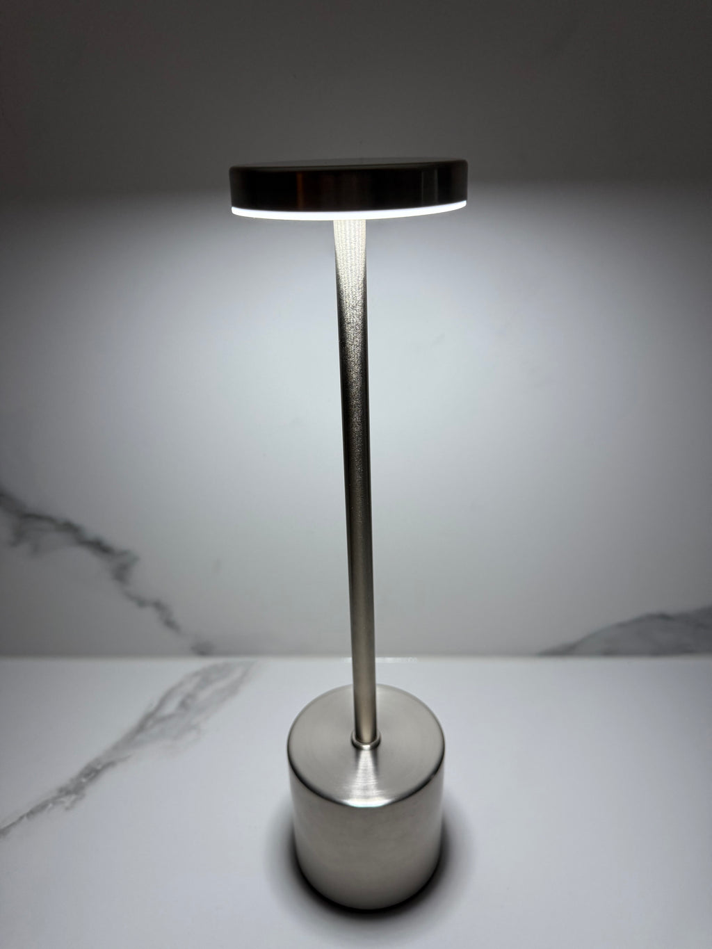 Aurora Silver Touch - Moderne LED Tischlampe in Silber