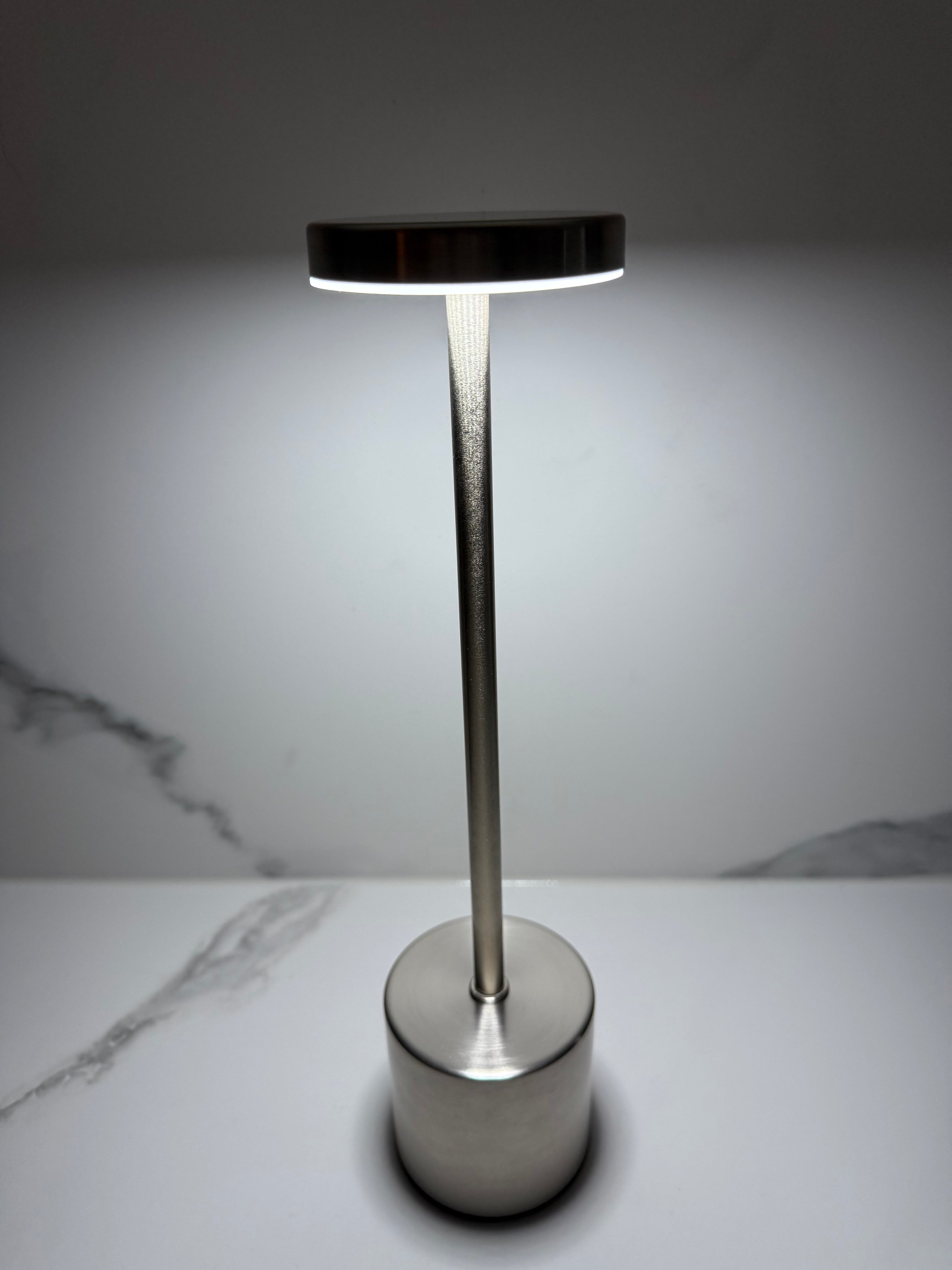 Aurora Silver Touch - Moderne LED Tischlampe in Silber