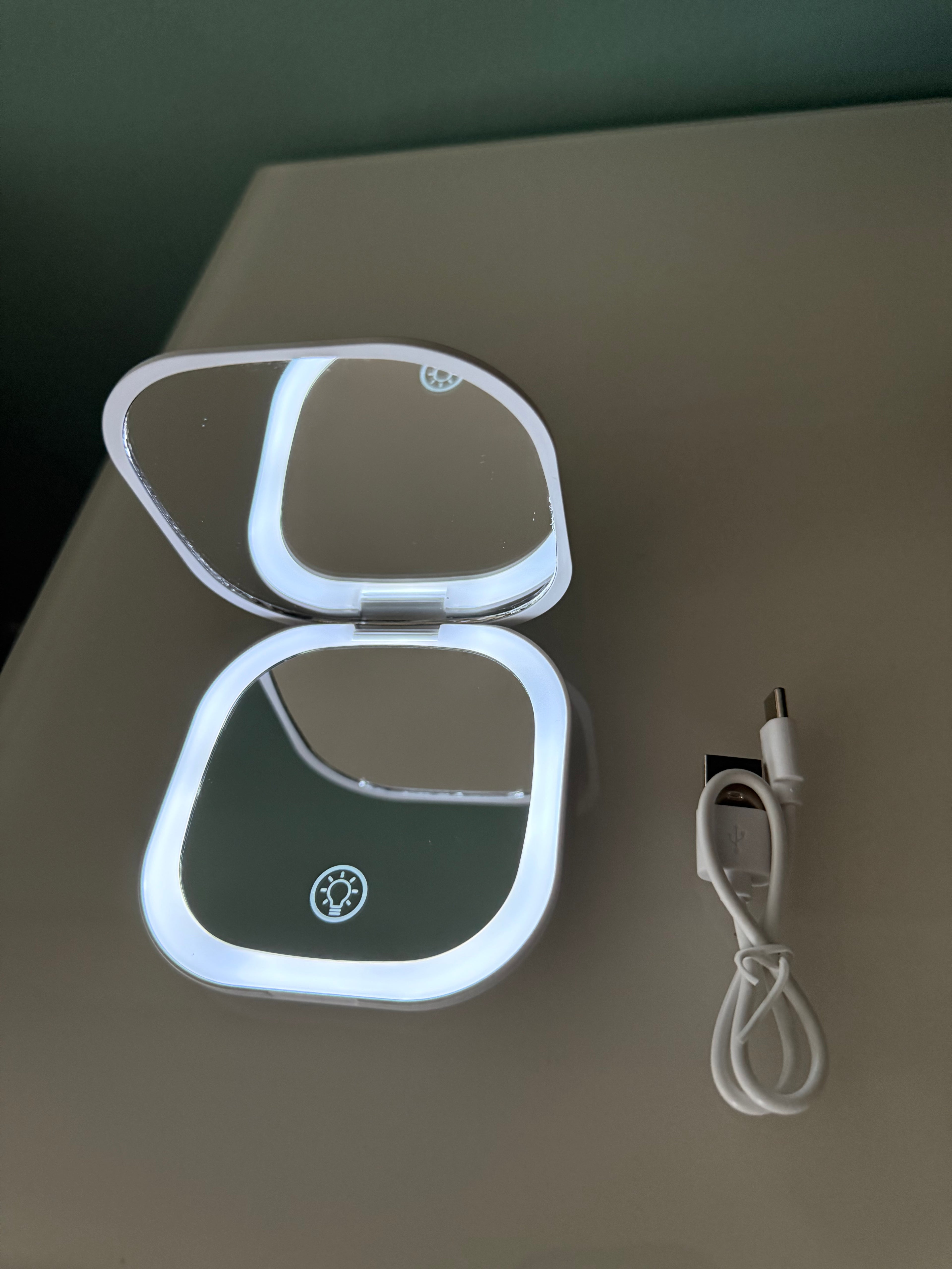 „GlowMini“ Kosmetikspiegel