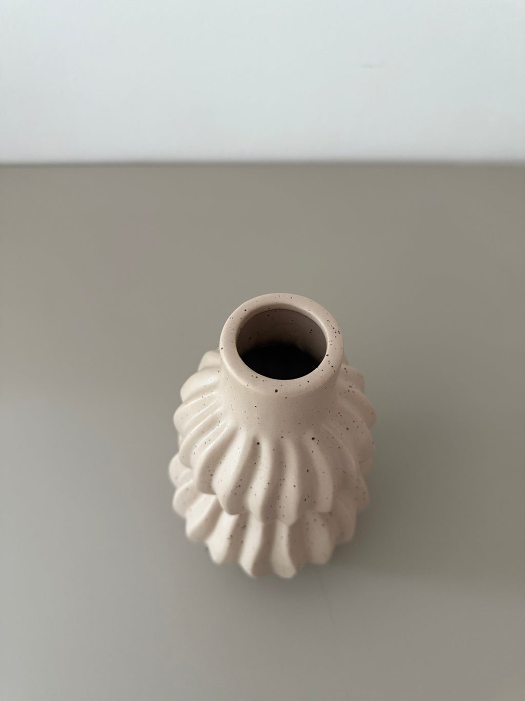 Vaselinea – Die skulpturale Deko-Vase für modernes Wohnen