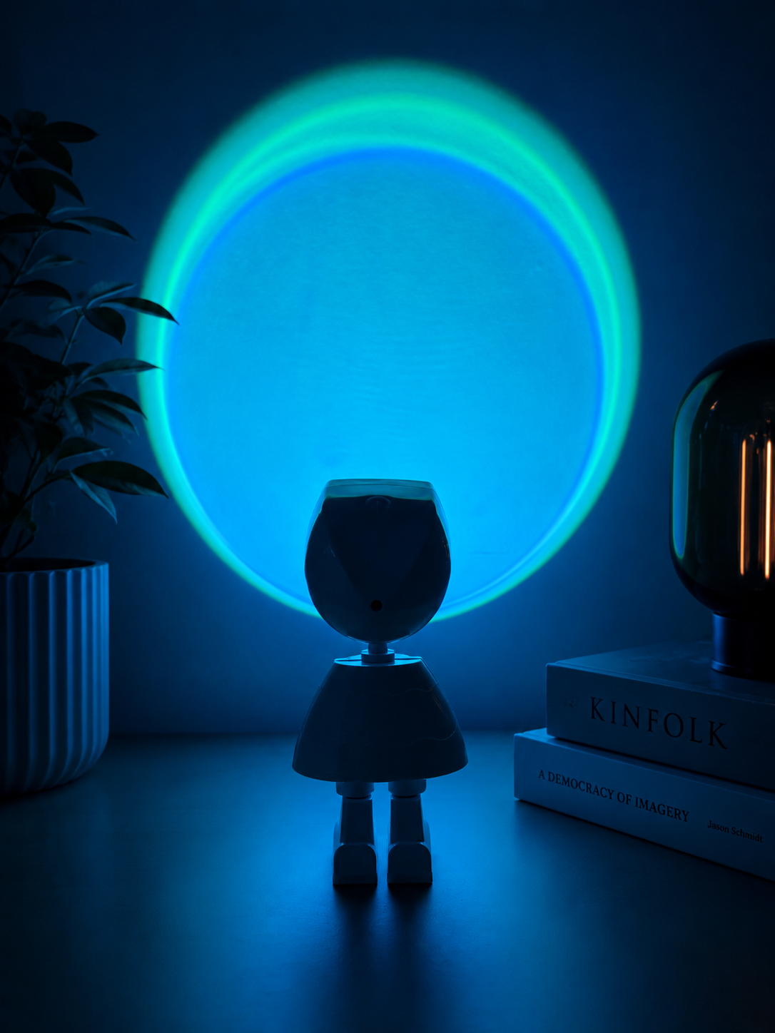 ASCEND 21 Sunset Hero LED Figur – Stylische Actionfigur mit Ambientelicht – Dekoratives Nachtlicht für Kinderzimmer, Gaming Room & Schlafzimmer – Cozy Mood Light