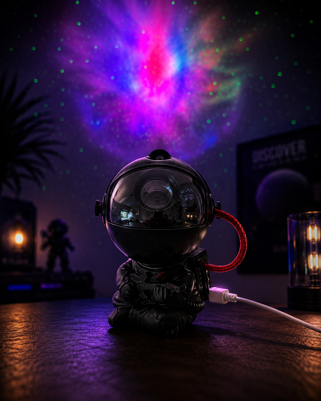 ASCEND 21 Cosmo Guard Galaxy Projektor – Futuristische Astronauten Designlampe mit Sternenhimmel-Effekt – Atmosphärisches Nachtlicht & Stimmungslicht für Schlafzimmer, Gaming Zimmer & Wohnzimmer