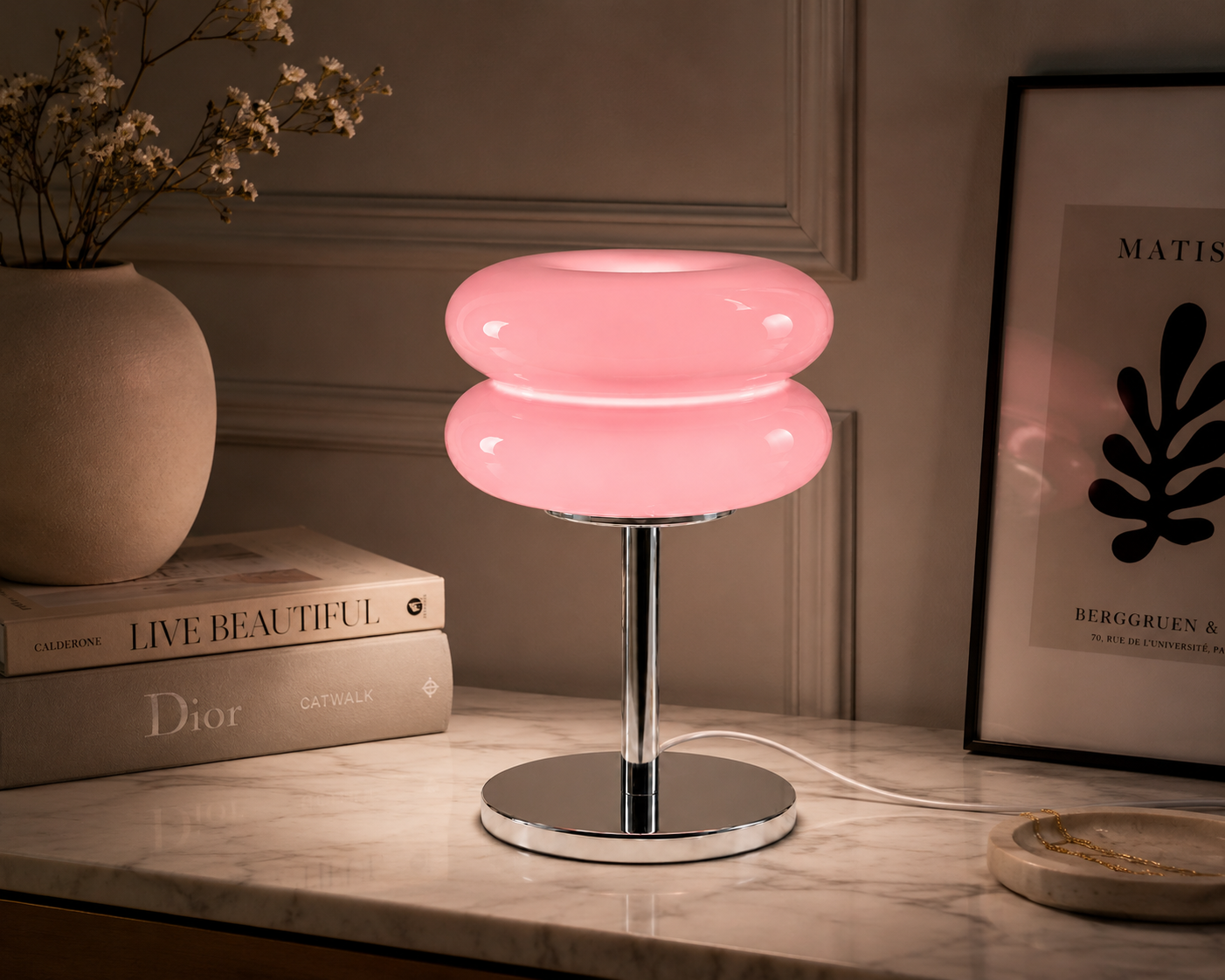 ASCEND 21 Aurora Blush Tischlampe Rosa – Retro Glaslampe mit warmem Ambientelicht – Design Tischleuchte im Vintage Stil für Schlafzimmer, Wohnzimmer & modernes Interior