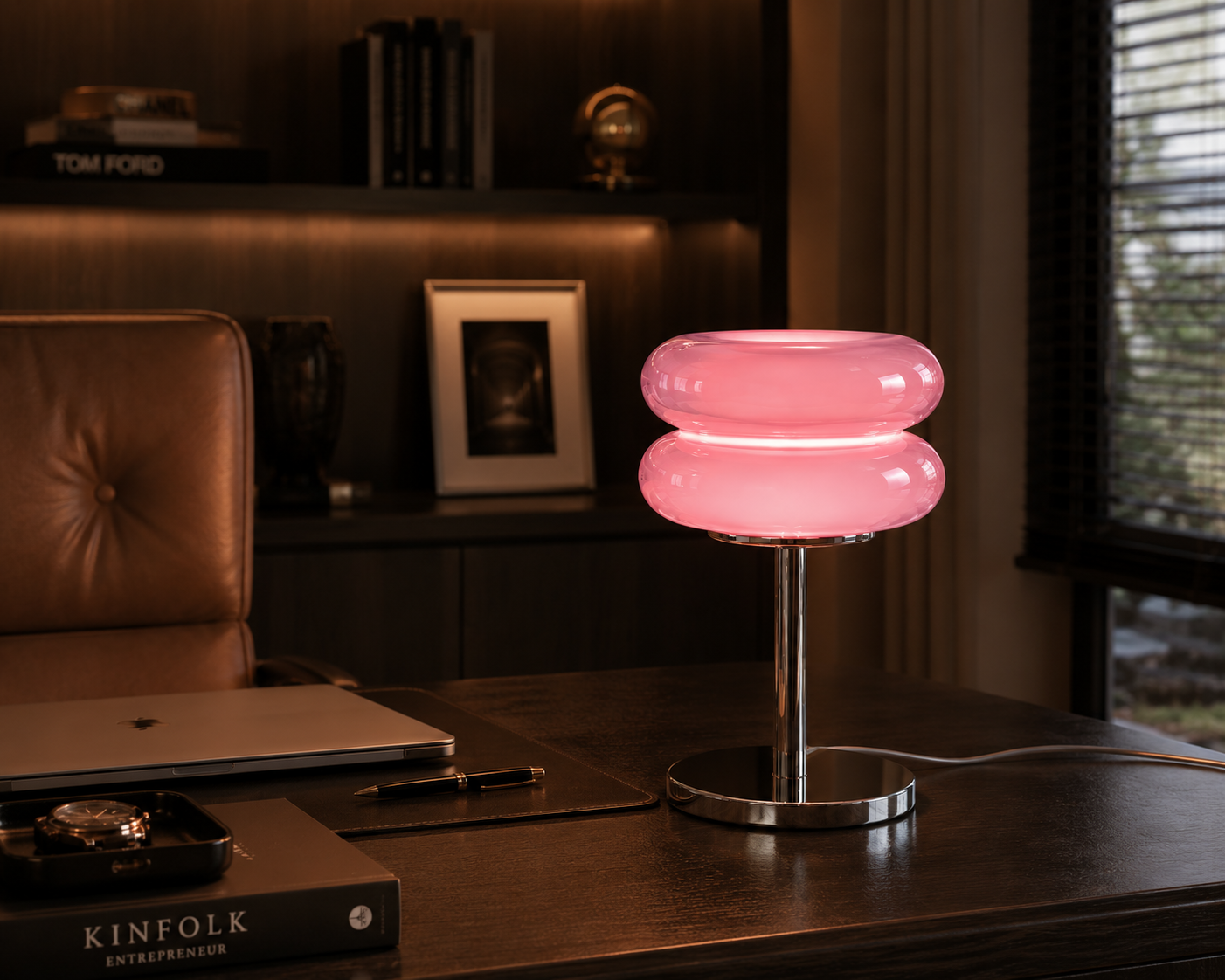 ASCEND 21 Aurora Blush Tischlampe Rosa – Retro Glaslampe mit warmem Ambientelicht – Design Tischleuchte im Vintage Stil für Schlafzimmer, Wohnzimmer & modernes Interior