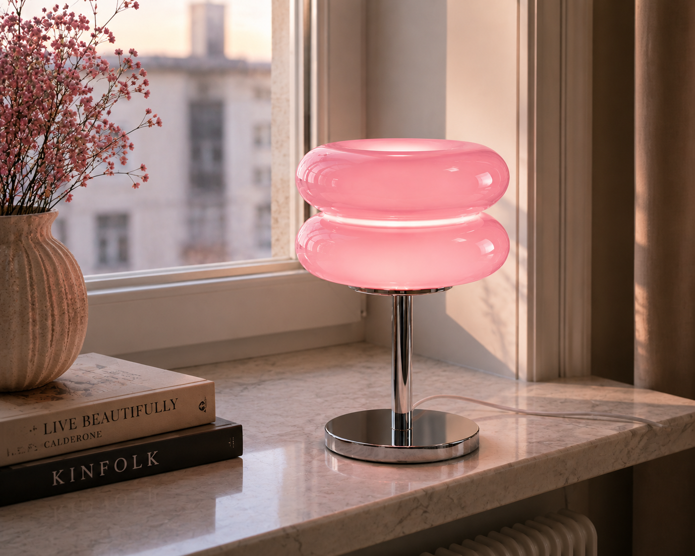 ASCEND 21 Aurora Blush Tischlampe Rosa – Retro Glaslampe mit warmem Ambientelicht – Design Tischleuchte im Vintage Stil für Schlafzimmer, Wohnzimmer & modernes Interior