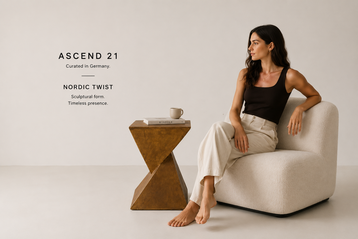 ASCEND 21 Nordic Twist Beistelltisch – Skulpturaler Akzenttisch in Naturholz-Optik – 45,5 × 30,5 × 31 cm – Moderner Design-Tisch für Wohnzimmer & Schlafzimmer