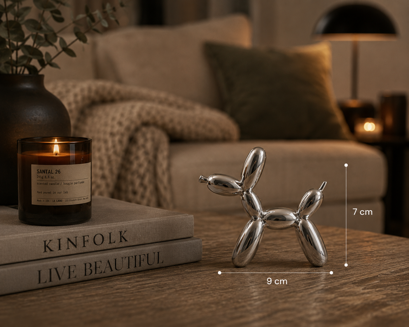 LUMINO DOG™ Silberne Hunde Skulptur – Moderne Deko Figur in Silberoptik, Elegantes Wohnaccessoire für Wohnzimmer, Sideboard, Regal & Büro, Minimalistische Design Dekoration