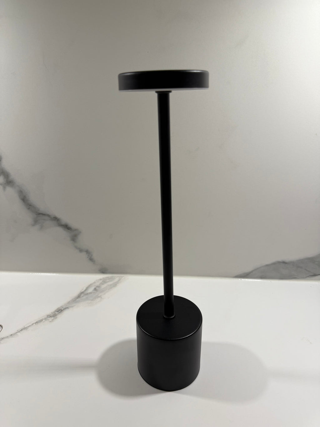 Aurora Black Touch - Stylische LED-Tischlampe in Schwarz