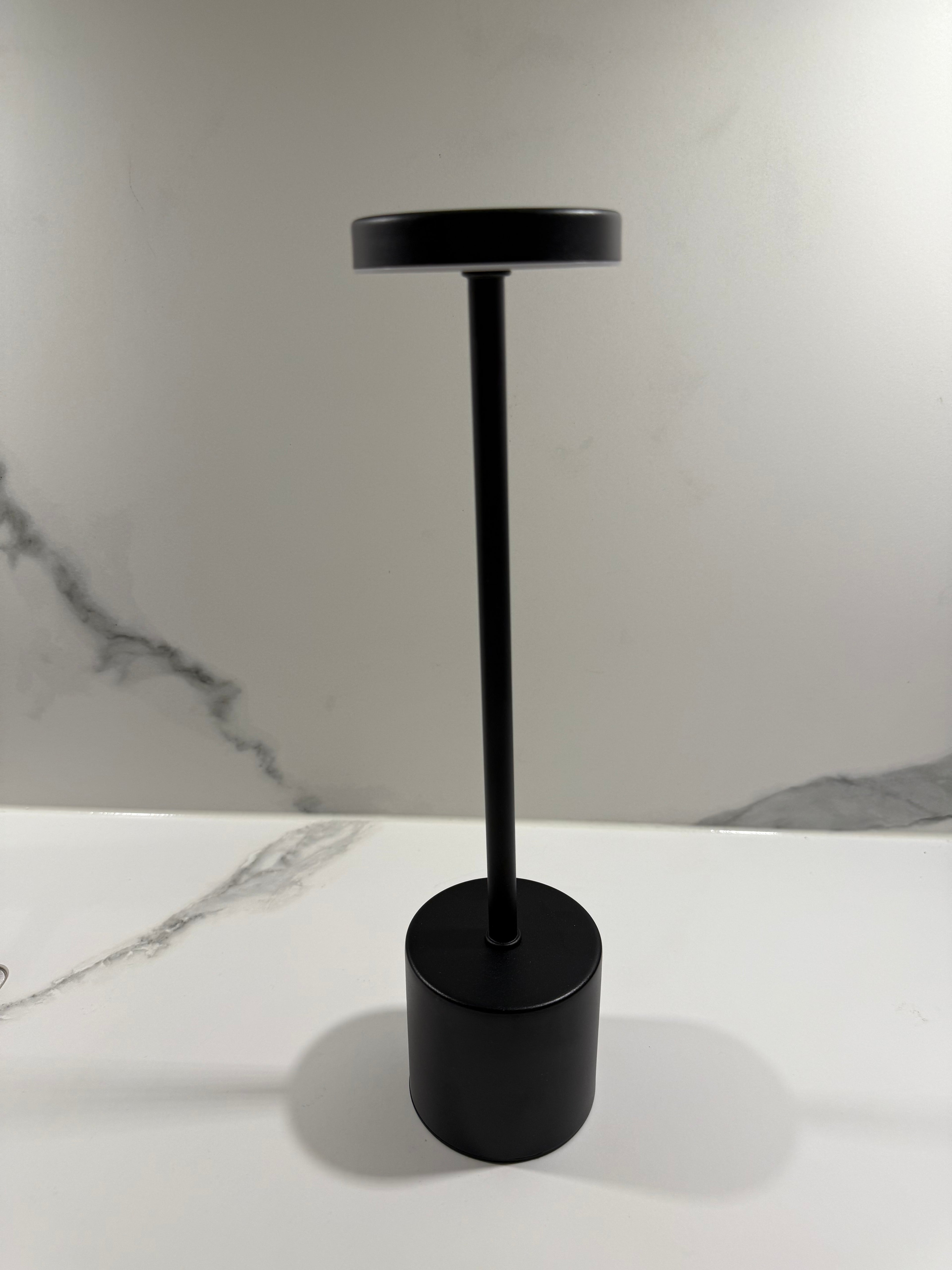 Aurora Black Touch - Stylische LED-Tischlampe in Schwarz