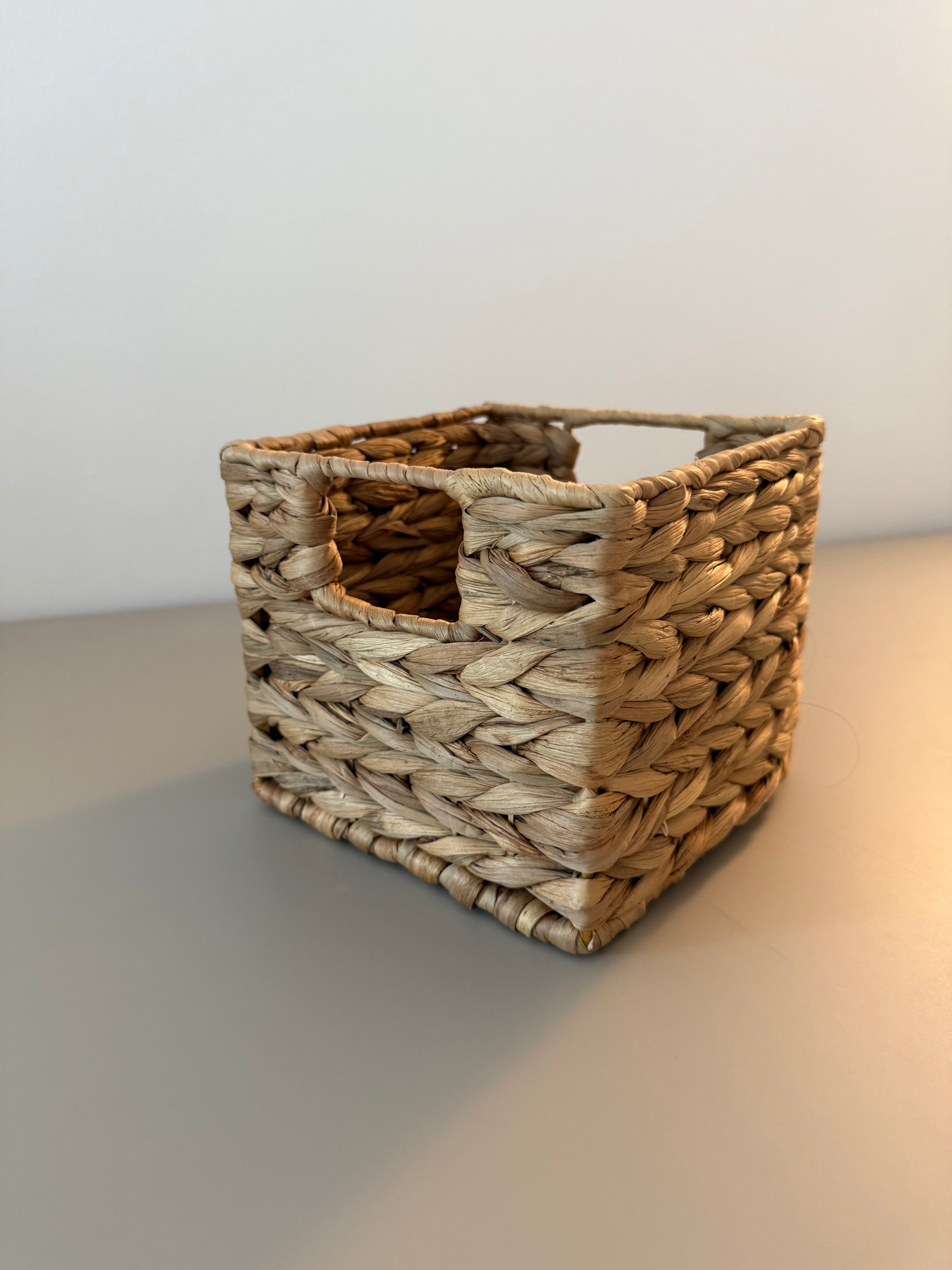 Woodly – Der elegante Tisch-Organizer in edler Holzoptik