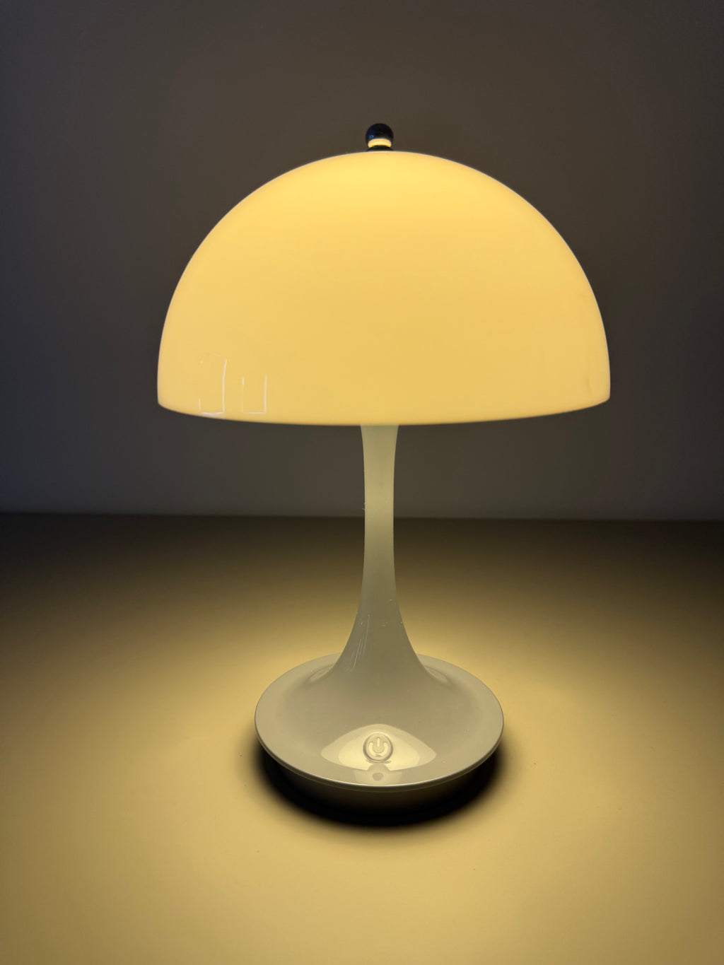 Limitierte Slate Calm Pilzlampe – grau & stilvoll im Sommerabend