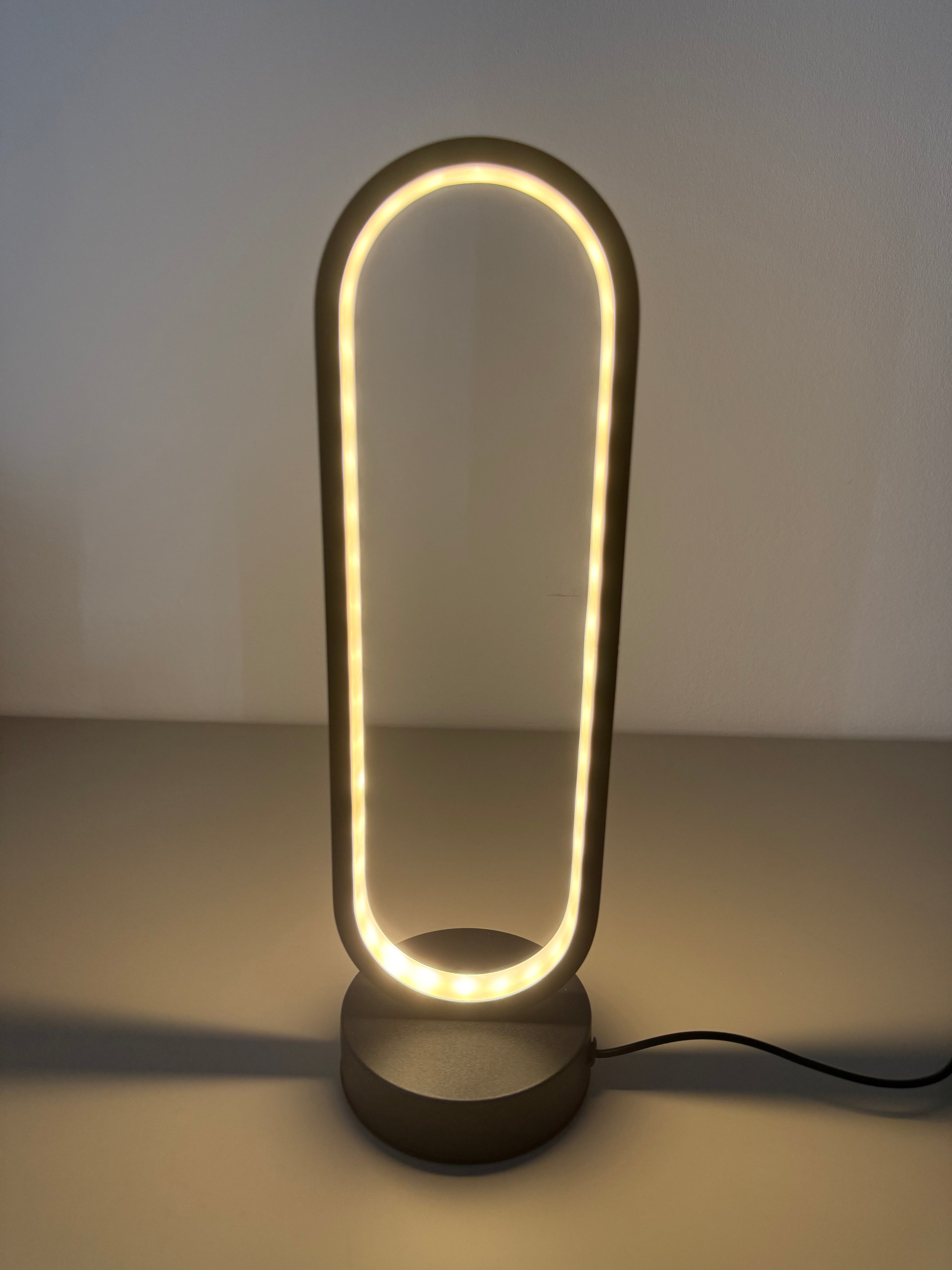 NeoLight – Futuristische LED-Kabellampe