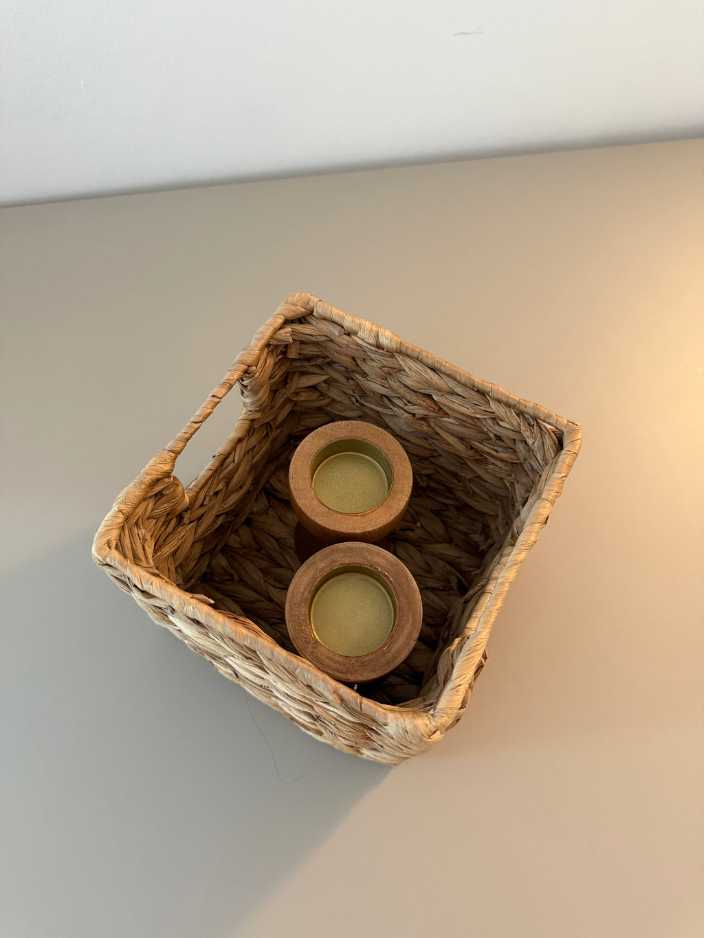 Woodly – Der elegante Tisch-Organizer in edler Holzoptik