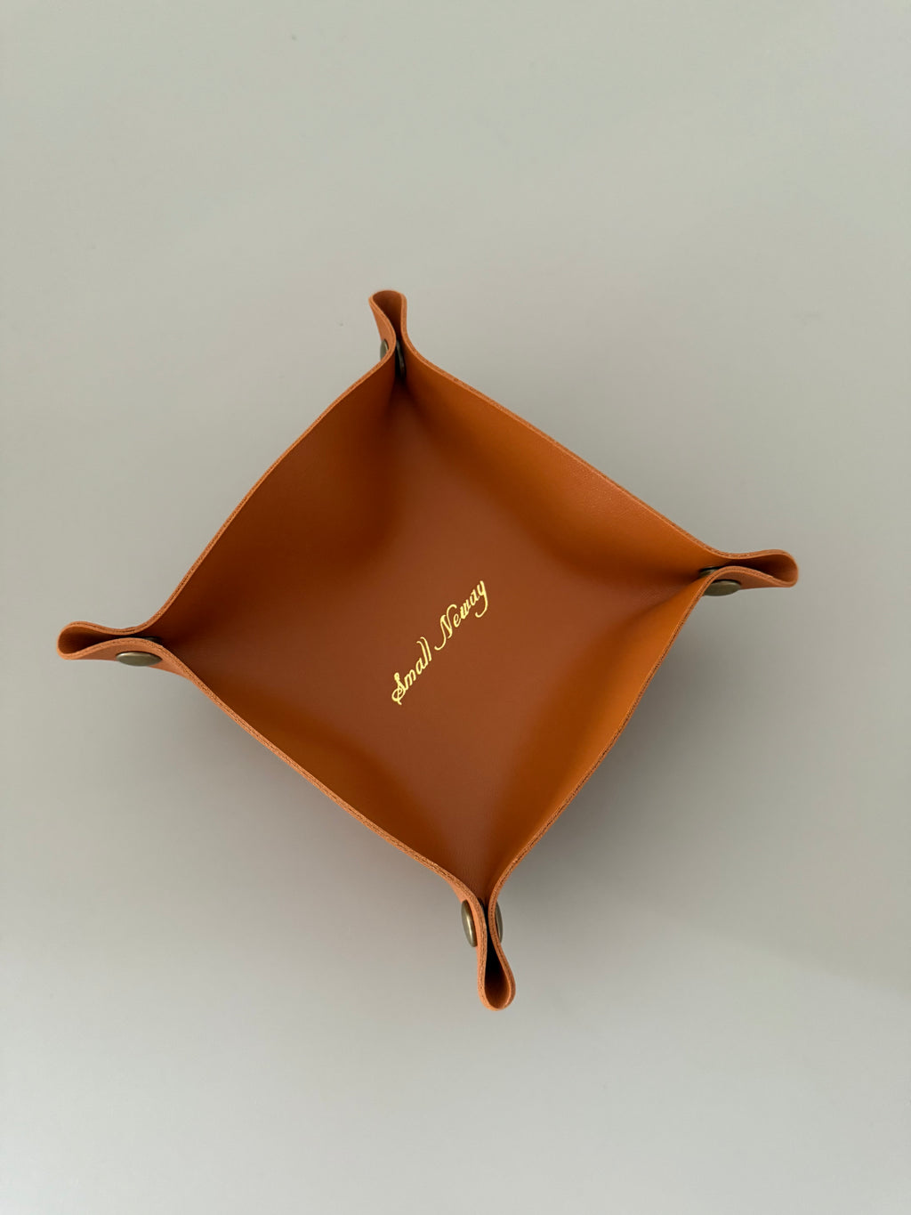 Ablageschale Classic Tray – Kunstleder Ordnungsschale mit Druckknöpfen