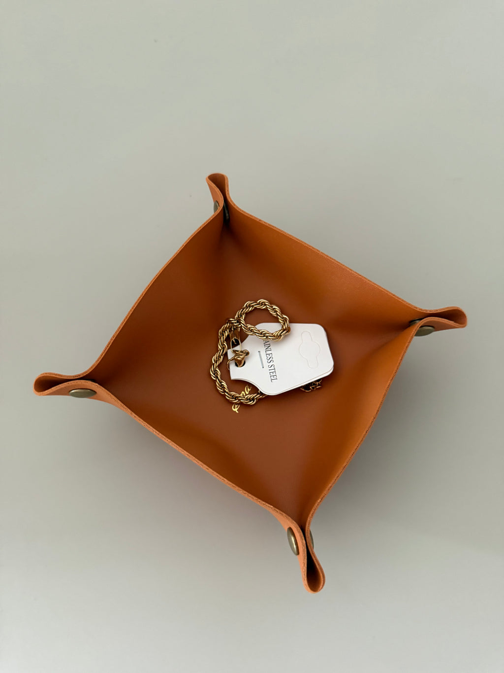 Ablageschale Classic Tray – Kunstleder Ordnungsschale mit Druckknöpfen