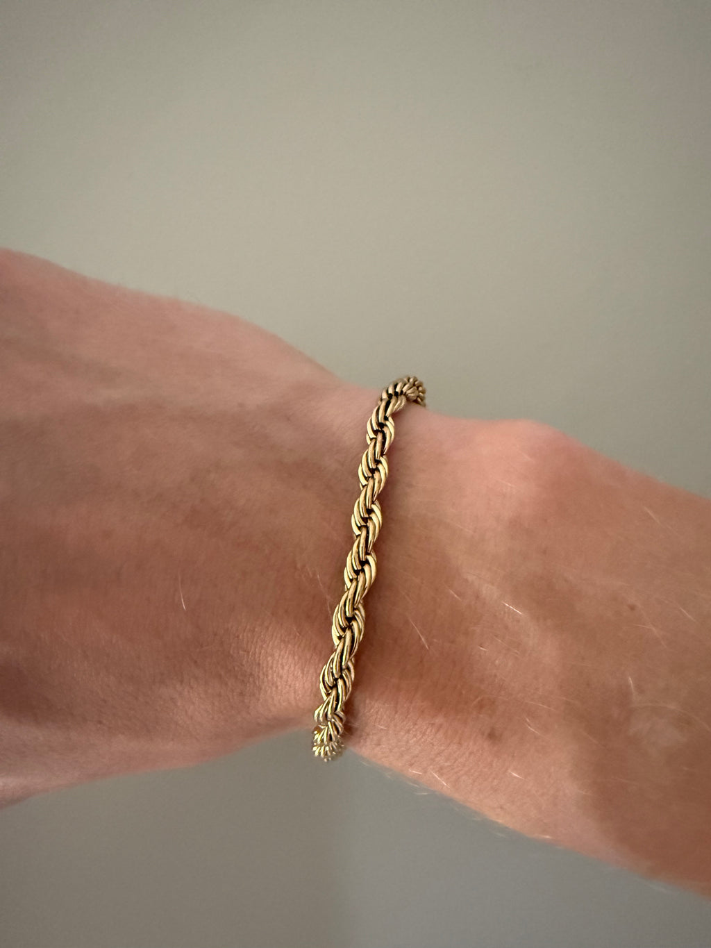 Armband Golden Grace – Edelstahl vergoldet, zeitlos & elegant