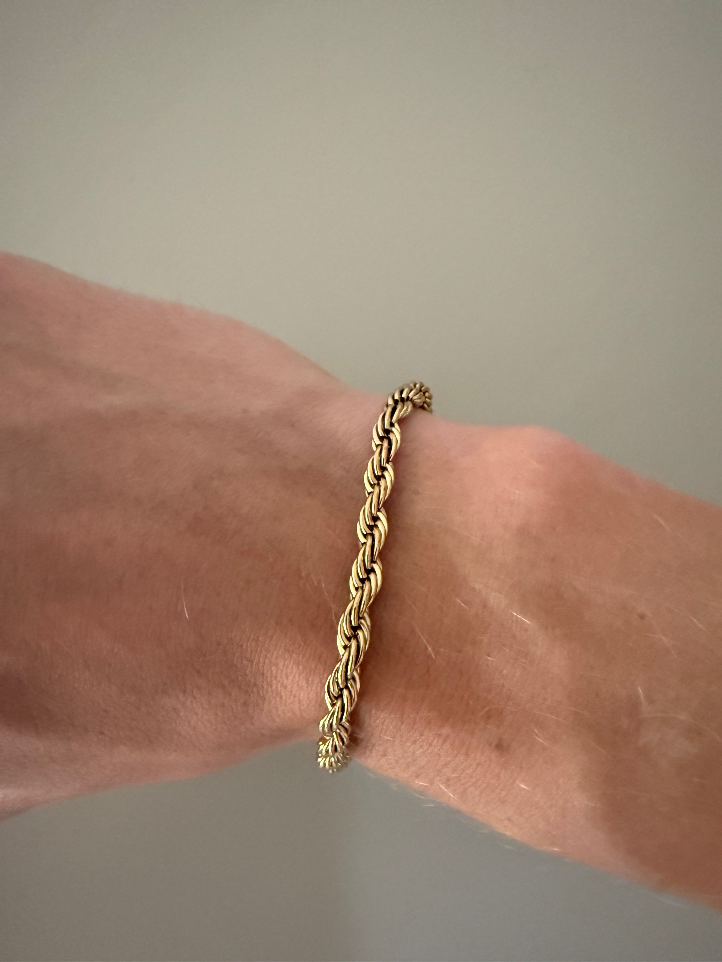 Armband Golden Grace – Edelstahl vergoldet, zeitlos & elegant