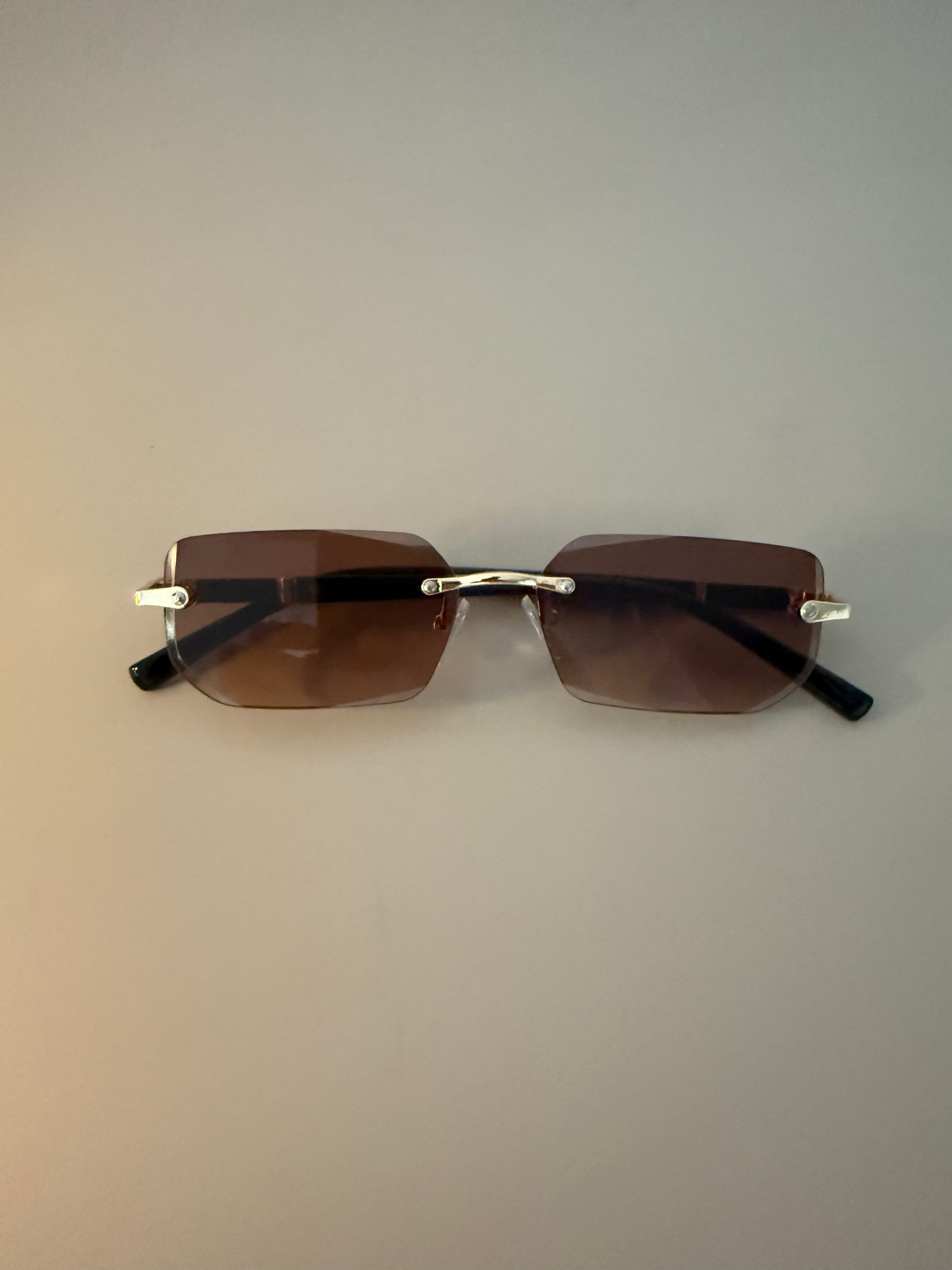 Deko-Sonnenbrille Retro Shade – Dunkelbraune Gläser, zeitloser Look