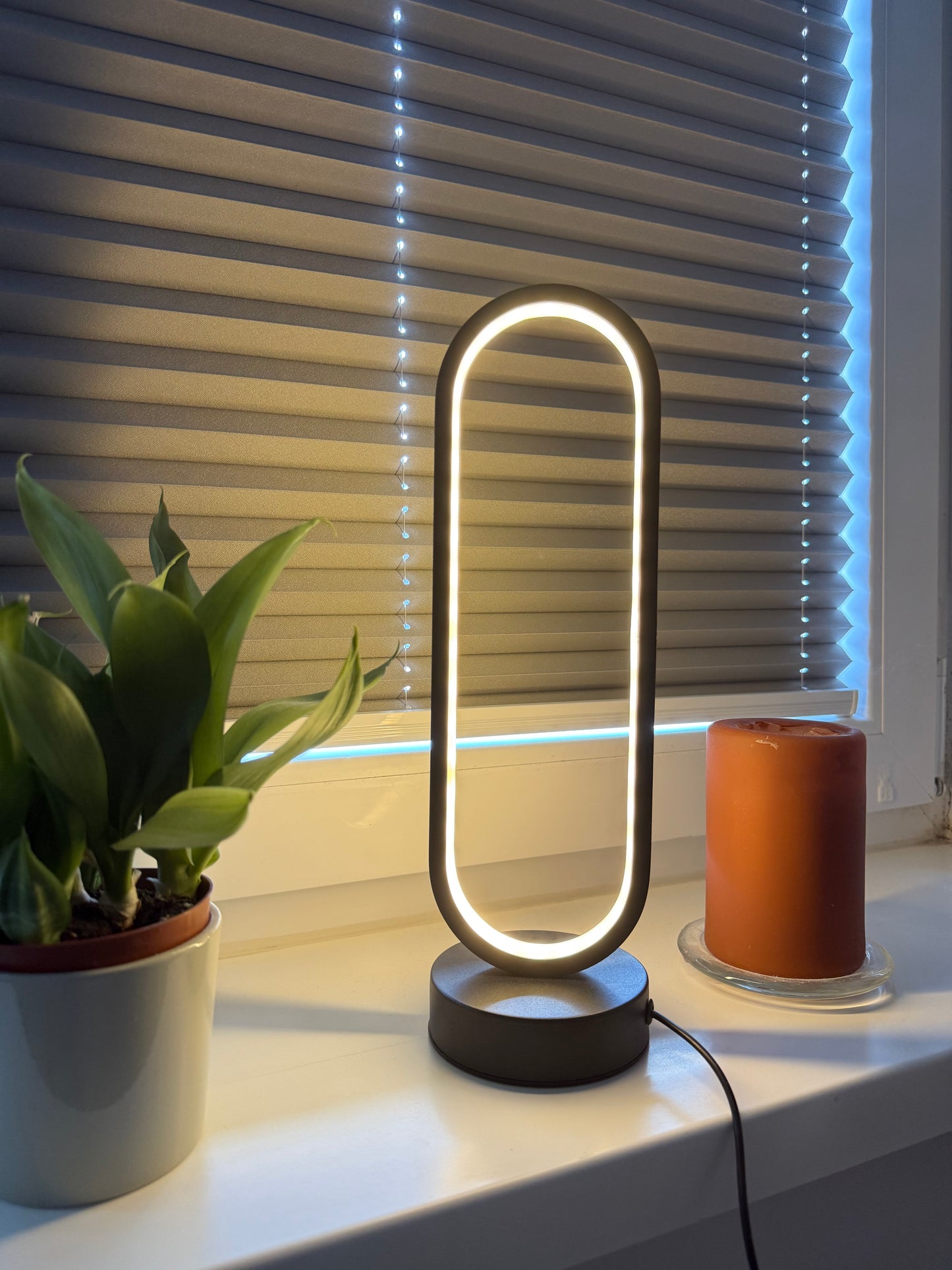 NeoLight – Futuristische LED-Kabellampe