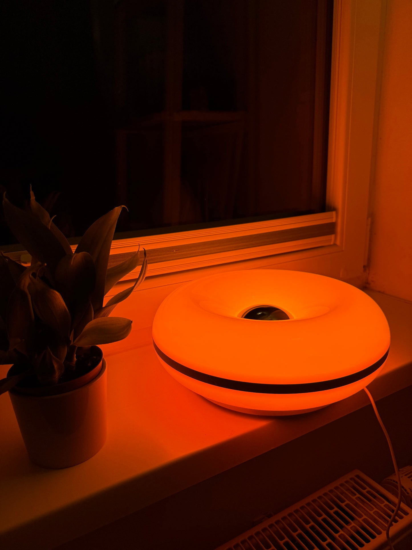 Orbit Glow Ember - orangene Design-Lampe mit Kabel & Touch