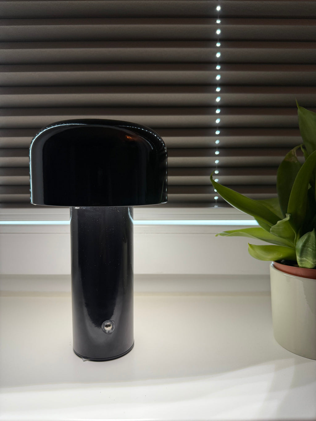 Arne Black – Dänische Akku-Designlampe in Schwarz | Stilvoll & kabellos