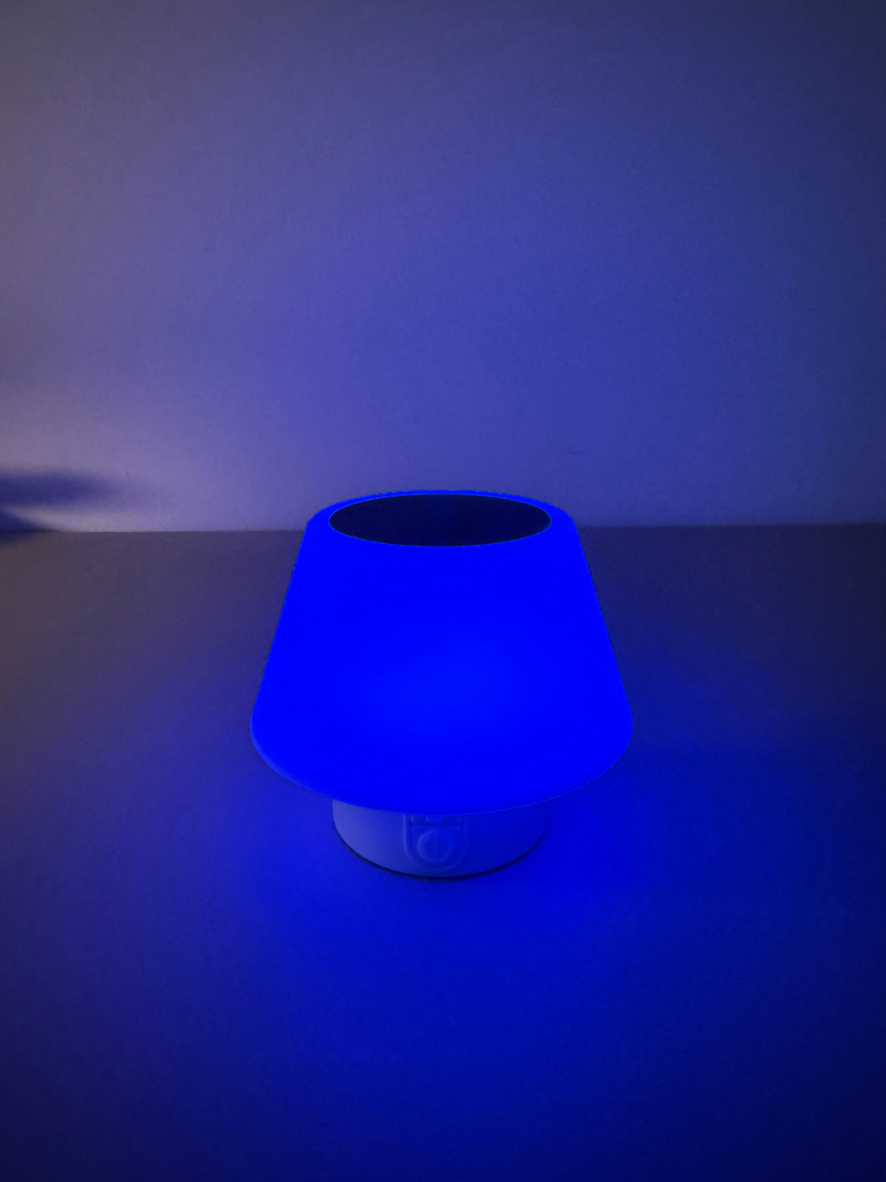 Solara Mini – Weiße Solar-Tischlampe mit Akku & Farbwechsel