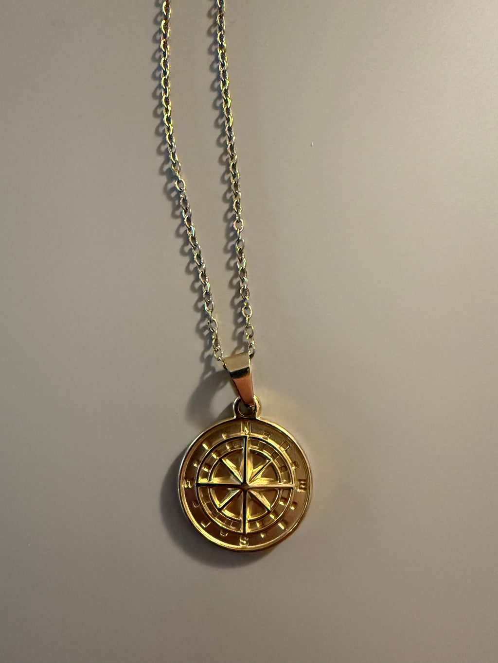 Compass Gold – Edle Kompass-Kette mit Bedeutung